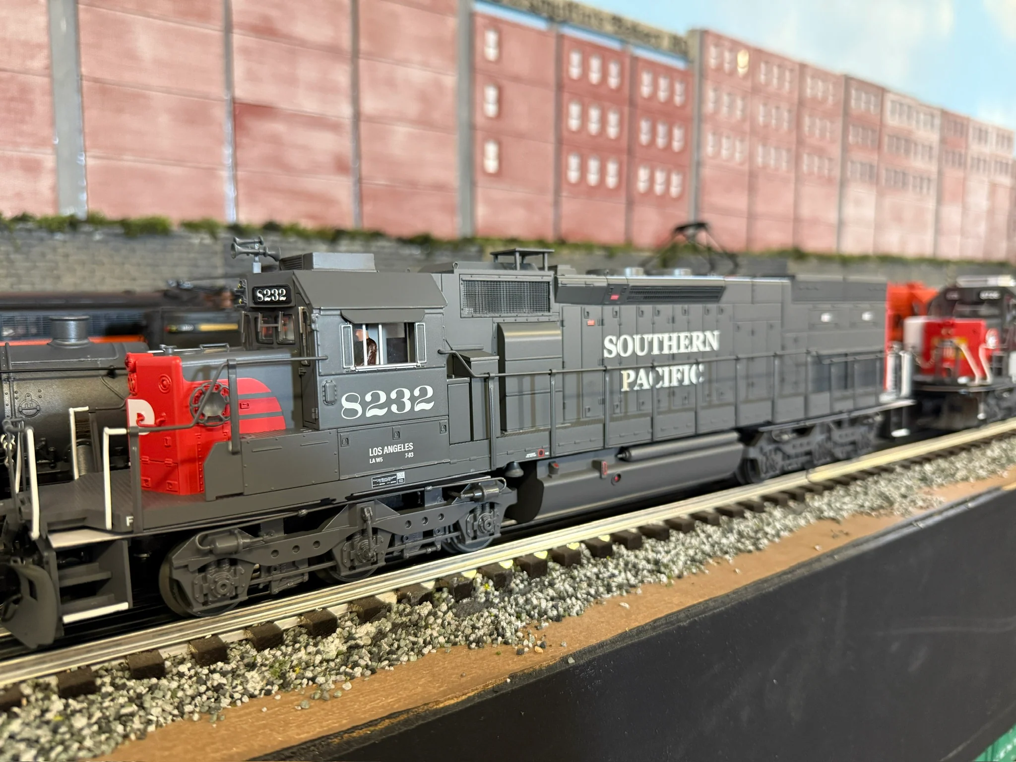Lionel 2533841 - Legacy SD40T-2 Diesel Locomotive "Southern Pacific" #8232
