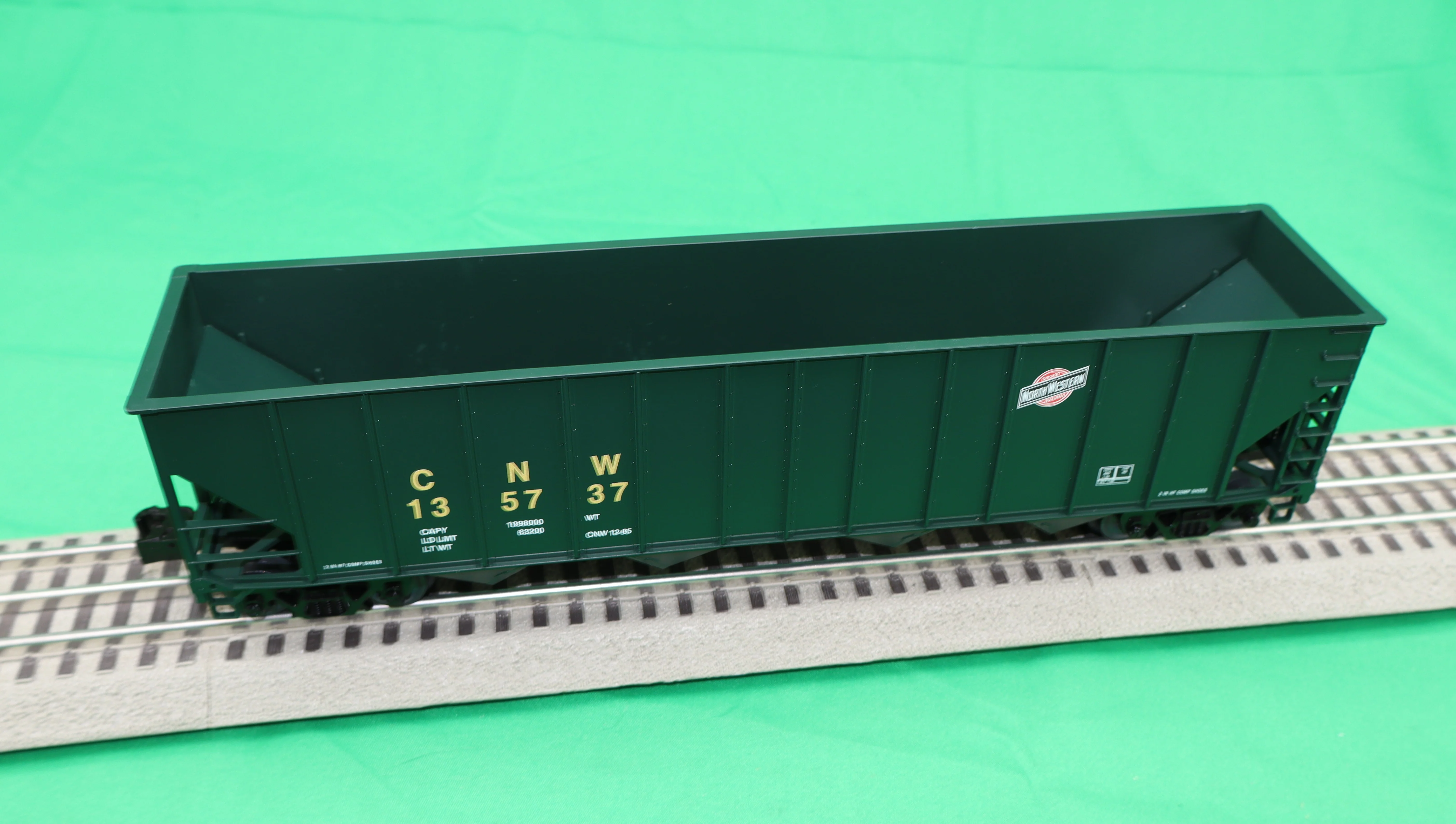Lionel 2542250 - 4-Bay Hopper Car "Chicago & North Western" (3-Car) Set A - Image 5
