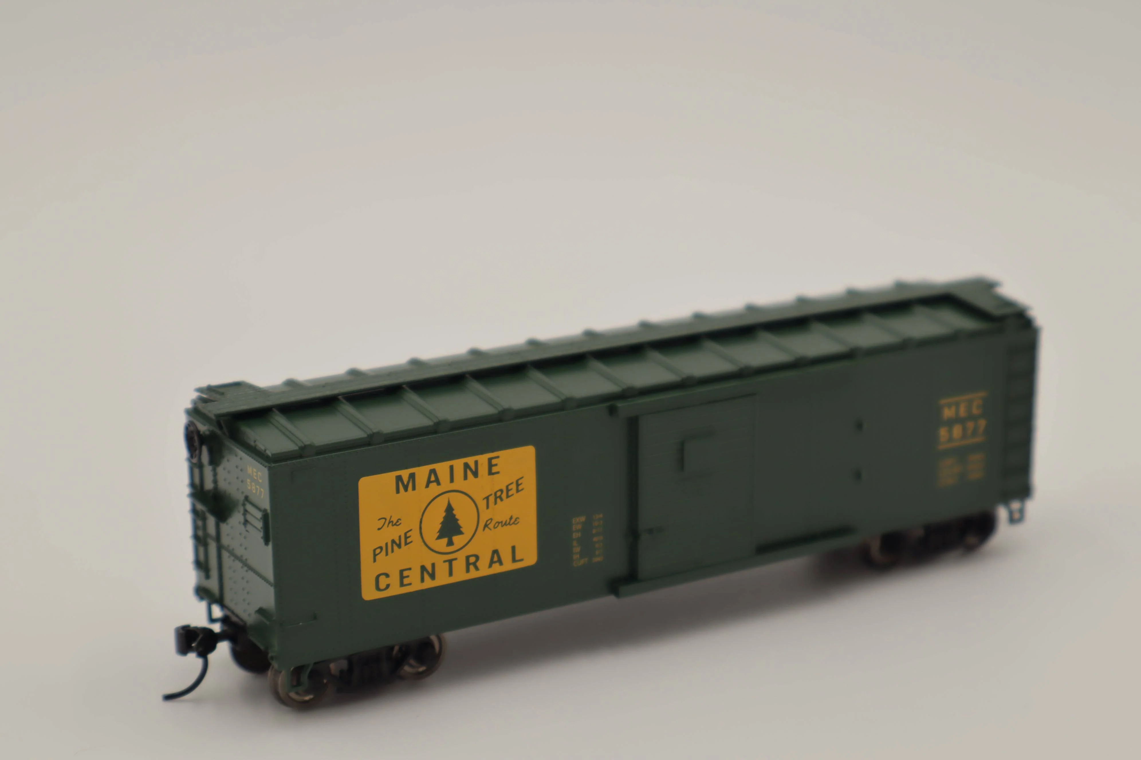 Lionel HO 2454010 - Boxcar "Maine Central" #5877 - Image 2