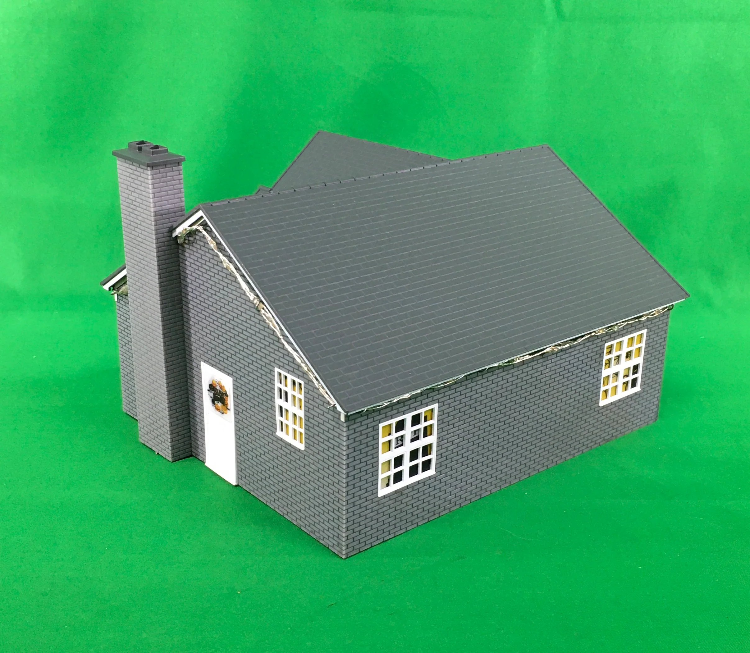 Lionel 1929110 - Plug-Expand-Play "Halloween" House - Image 4