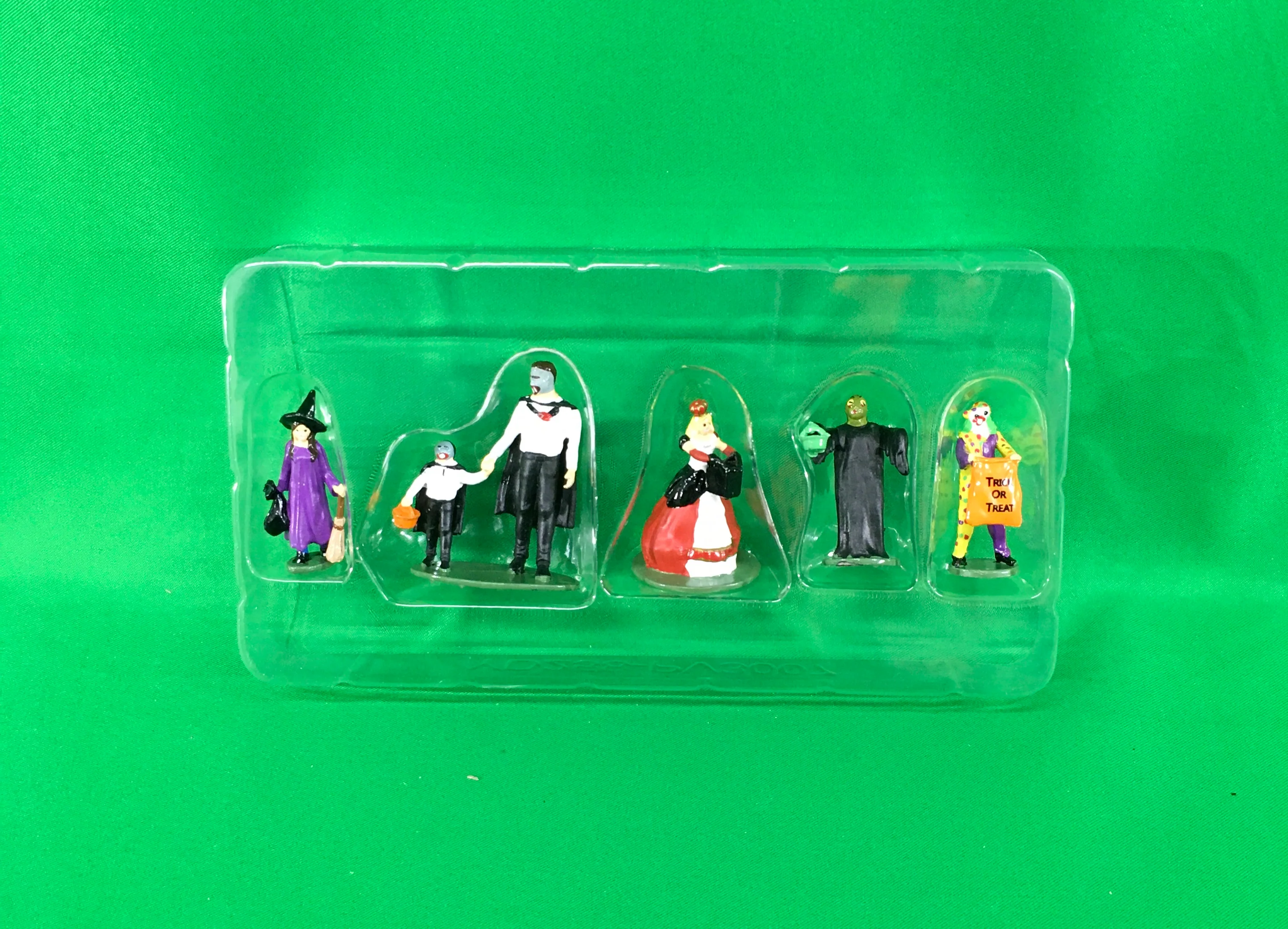 Lionel 1930070 - Trick or Treaters Figure (5-Pack) - Image 2