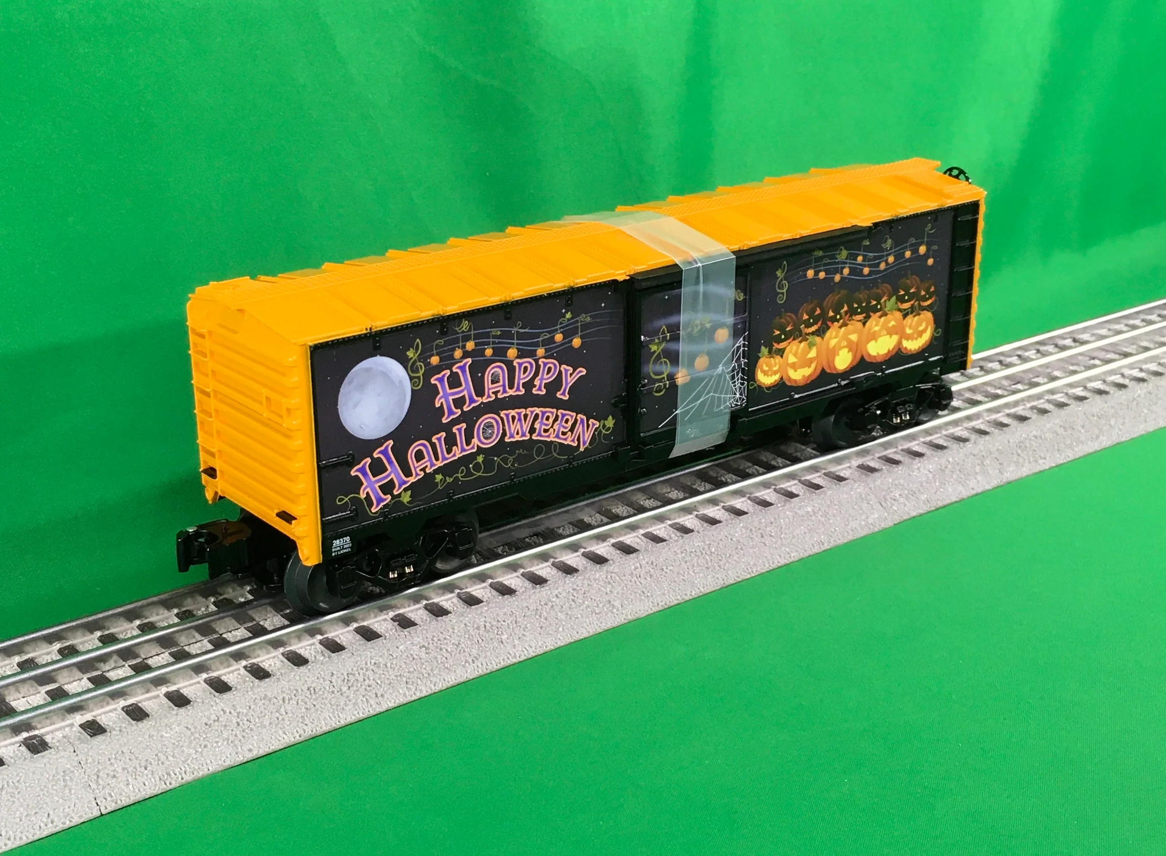 Lionel 2328370 - Spooky Sounds Boxcar w/ Illumination - Image 3