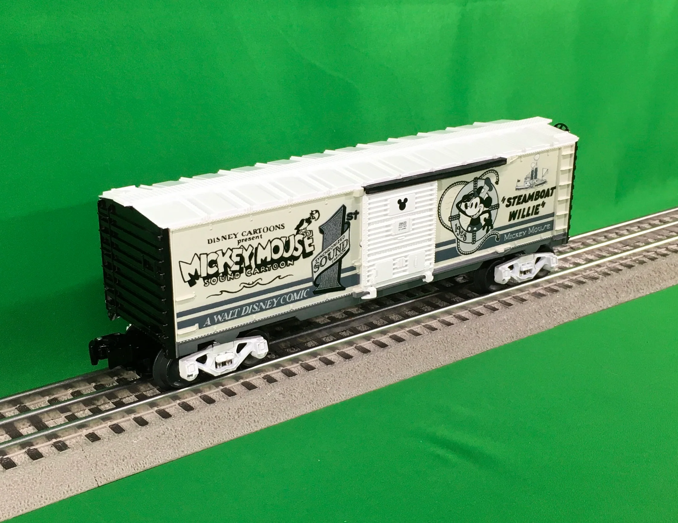 Lionel 2328420 - Disney - 100 Years of Wonder "Mickey Mouse" Vault Moments Boxcar - Image 2