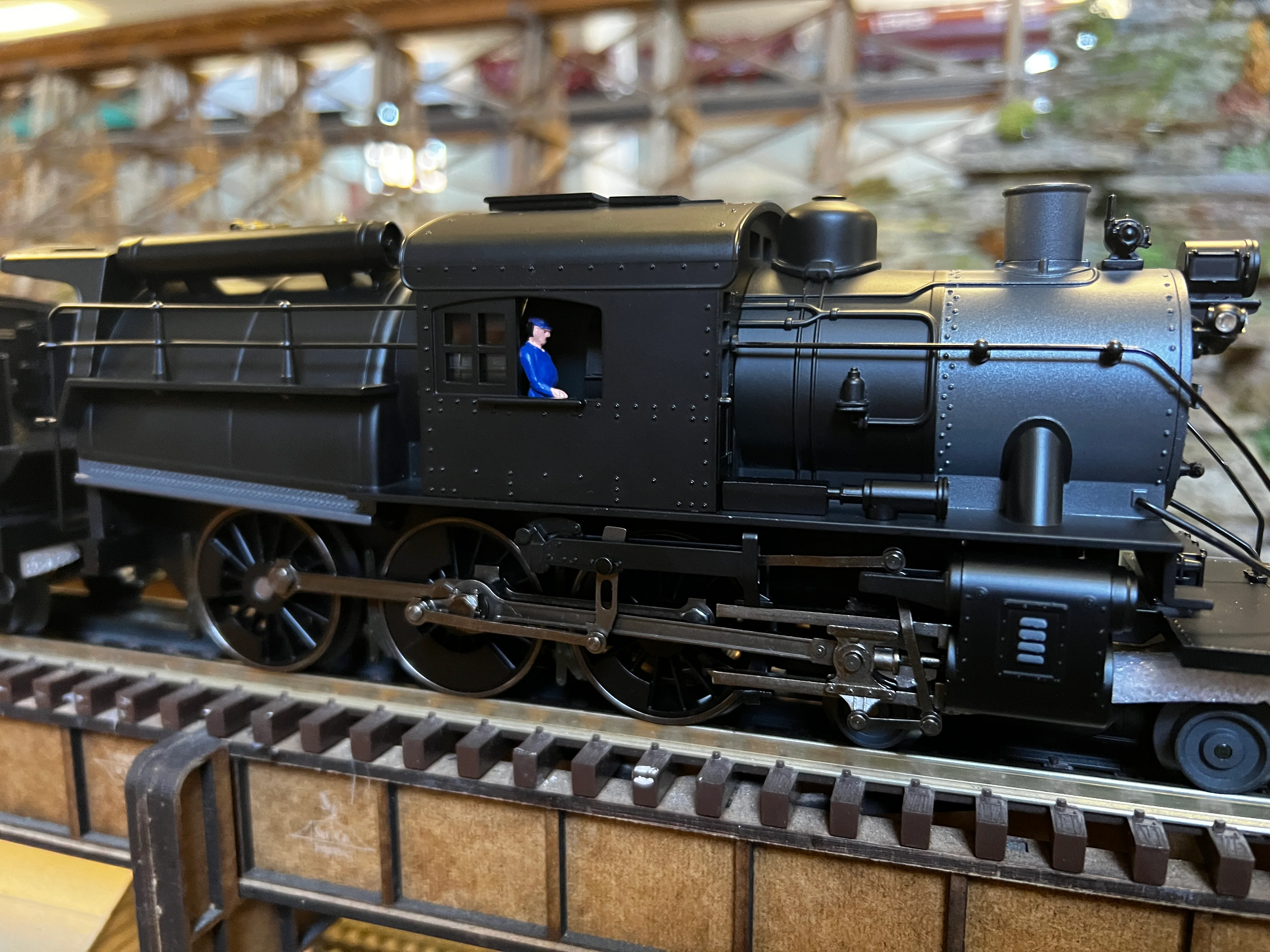 Lionel 2331650 - Legacy Camelback Steam Locomotive "Unlettered" - Custom Run for MrMuffin'sTrains - Image 4