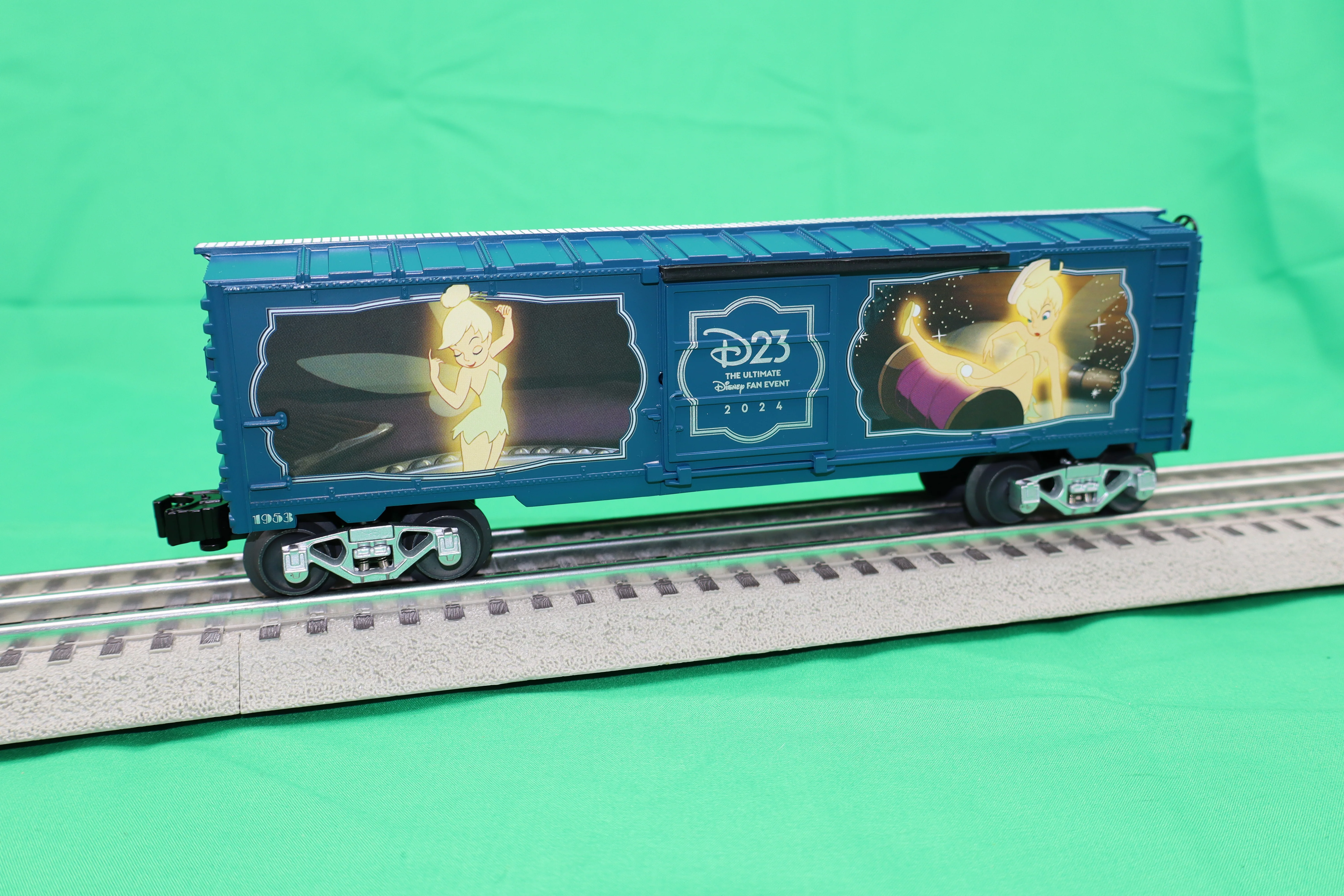 Lionel 2401562 - Disney's D23 - Tinker Bell Boxcar - Image 2