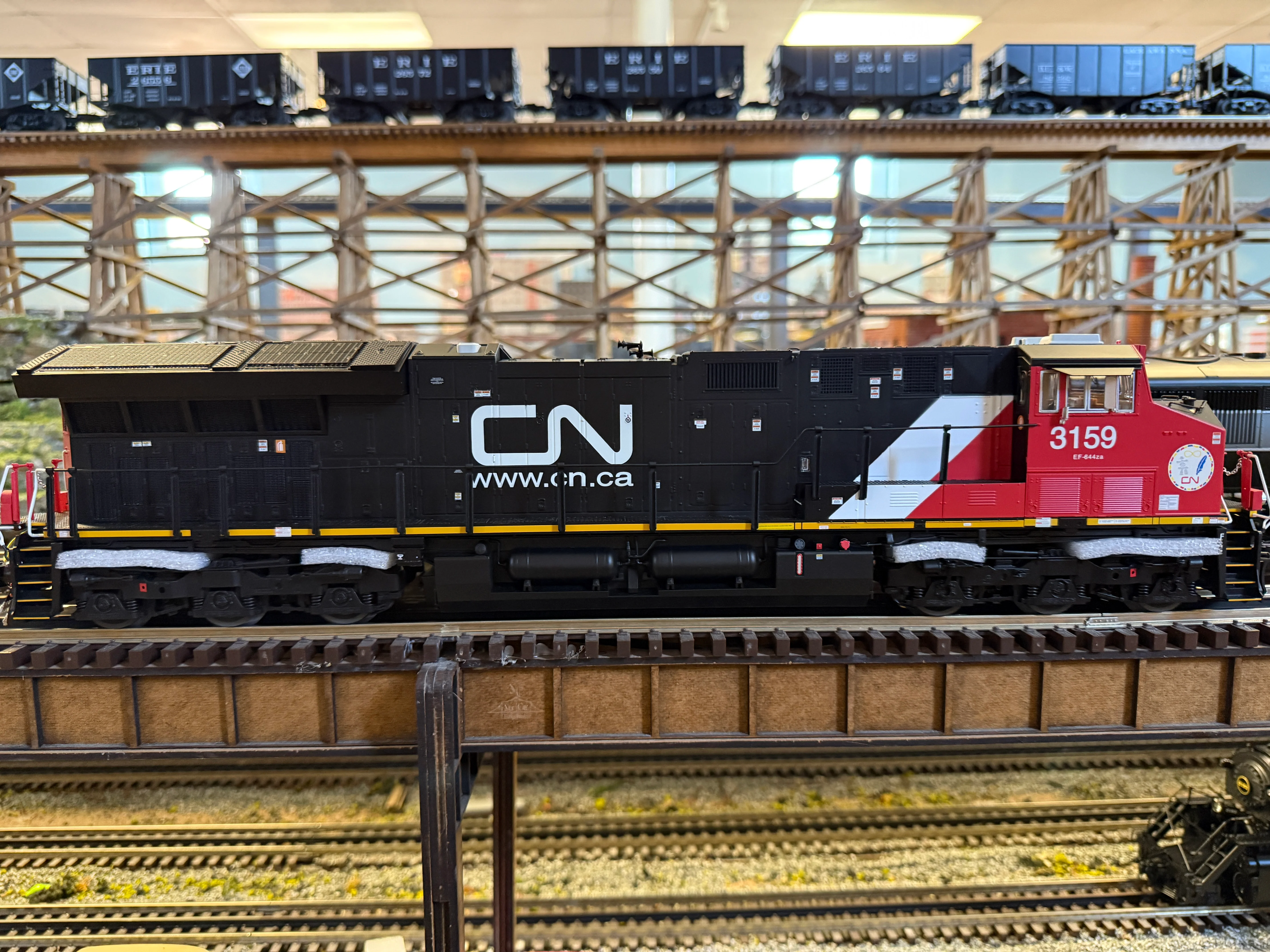 Lionel 2533461 - Legacy ET44AC Diesel Locomotive "Canadian National" #3159 - Image 4