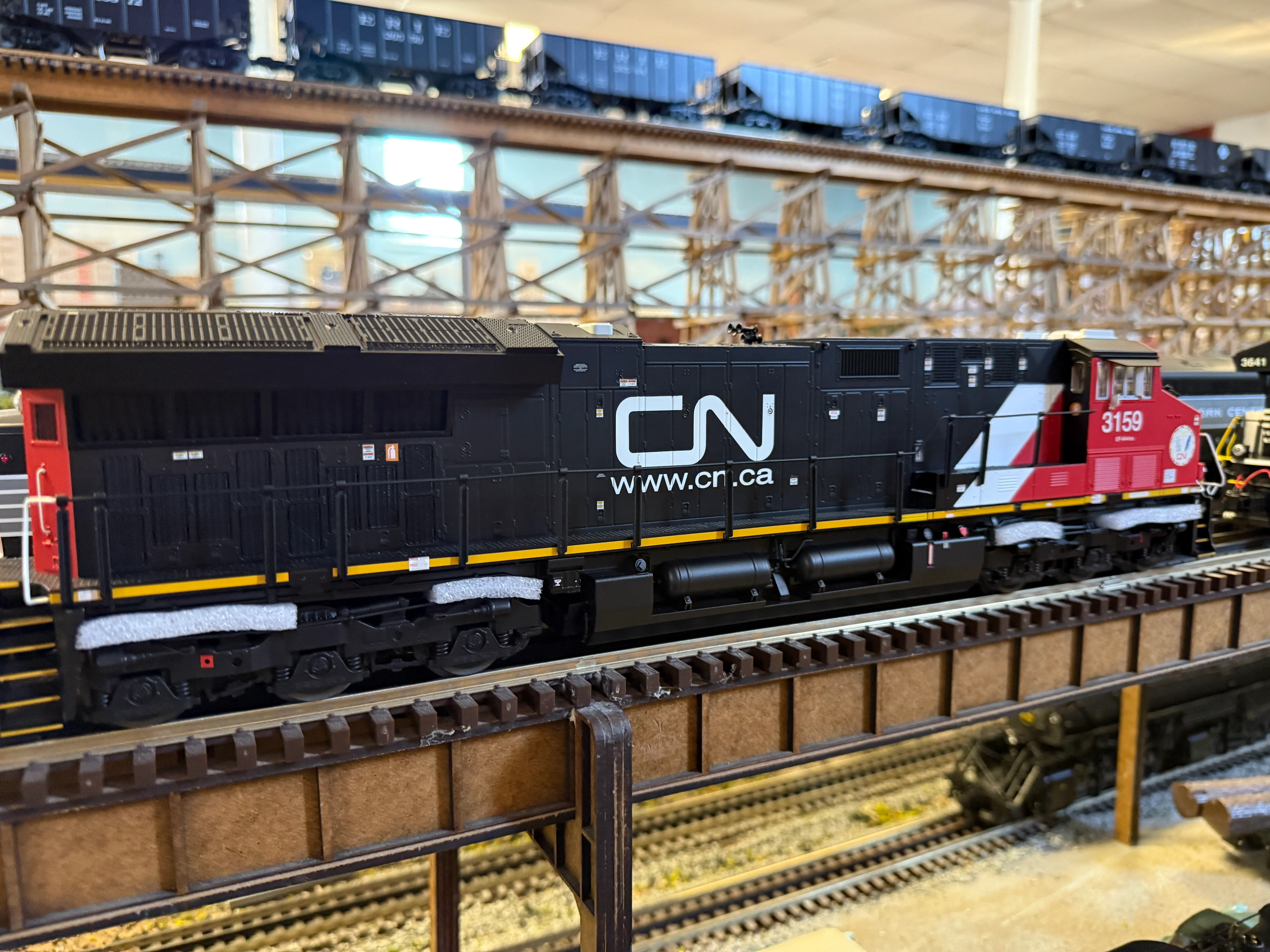 Lionel 2533461 - Legacy ET44AC Diesel Locomotive "Canadian National" #3159 - Image 5