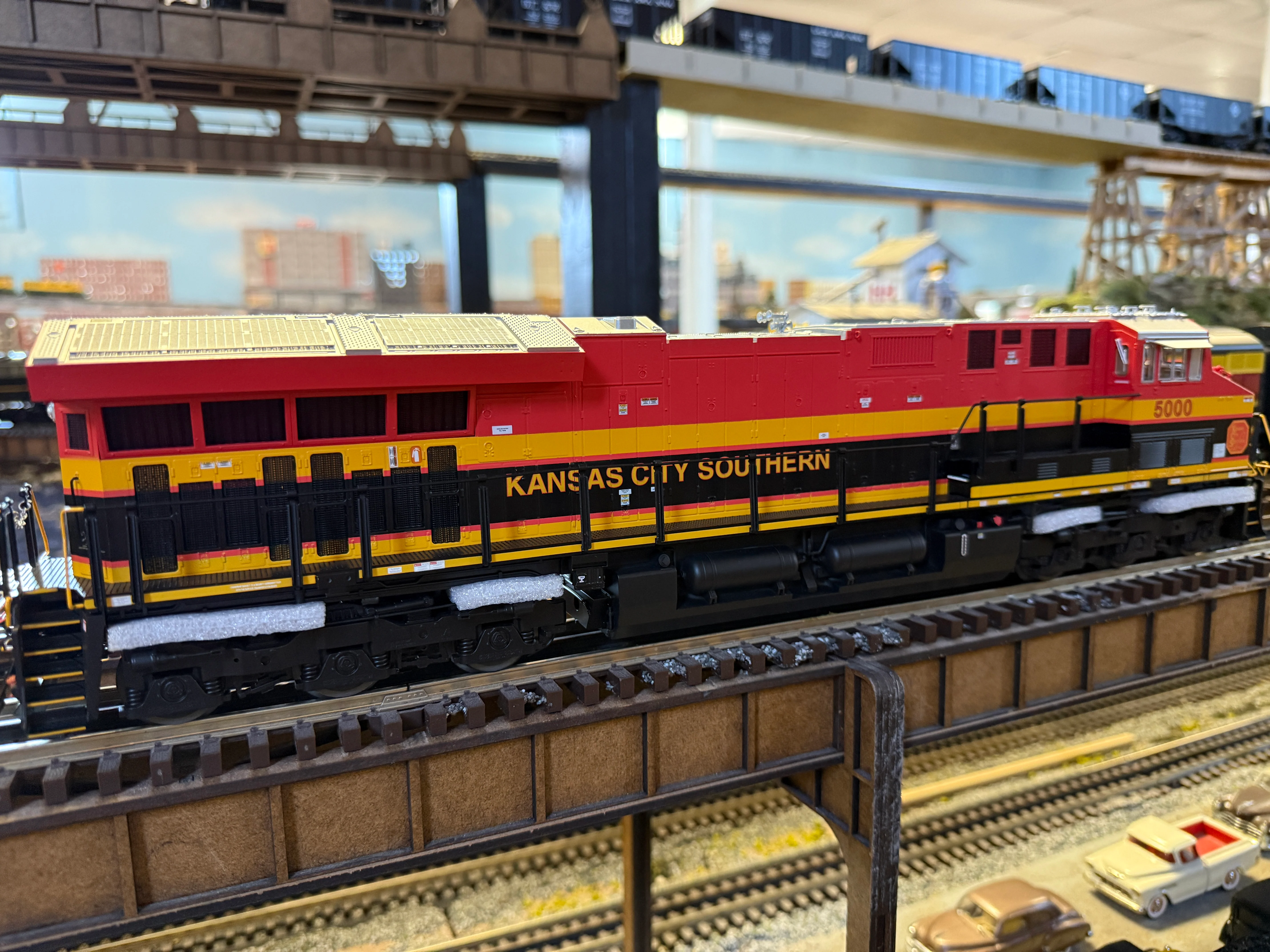 Lionel 2533482 - Legacy ET44AC Diesel Locomotive "Kansas City Southern" #5005 - Image 5