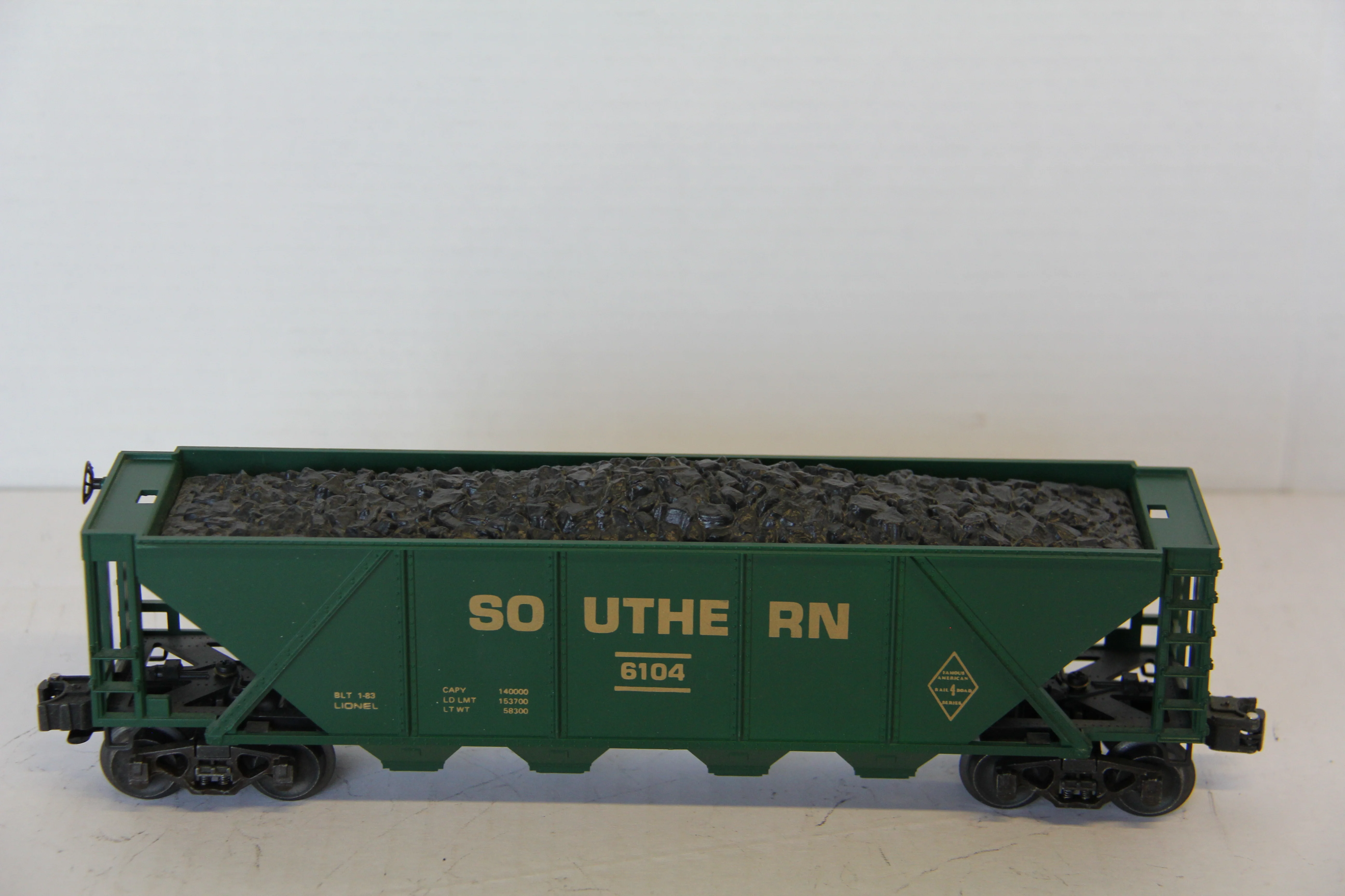 Lionel 6-6104 Famous American Railroad Southern Hopper w/ Coal Load-Second hand-M7542