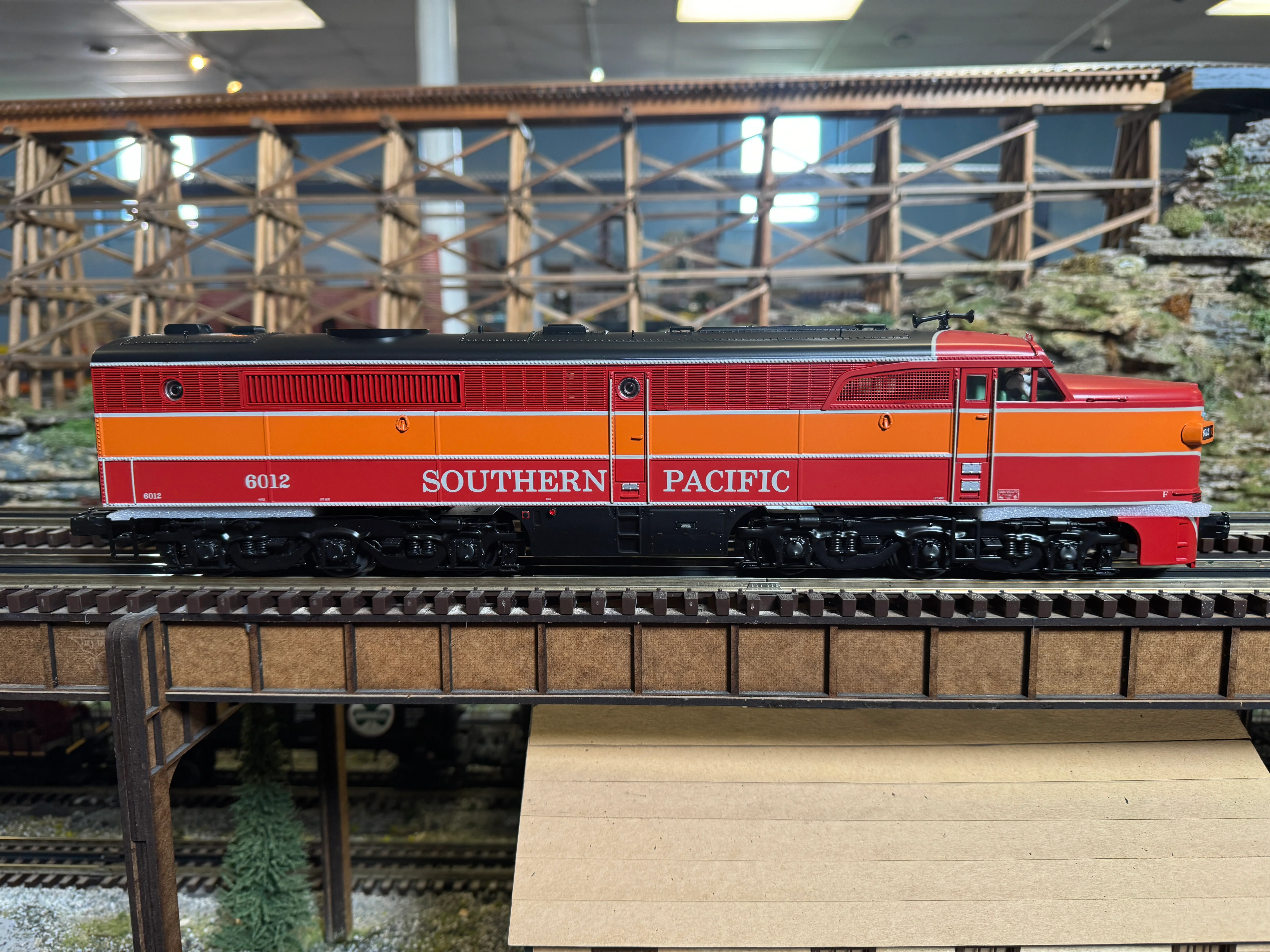 MTH 20-21869-4 - Alco PA A Unit Diesel Locomotive "Southern Pacific" #6007 w/ PS3 (Non-Powered) Daylight - Image 3
