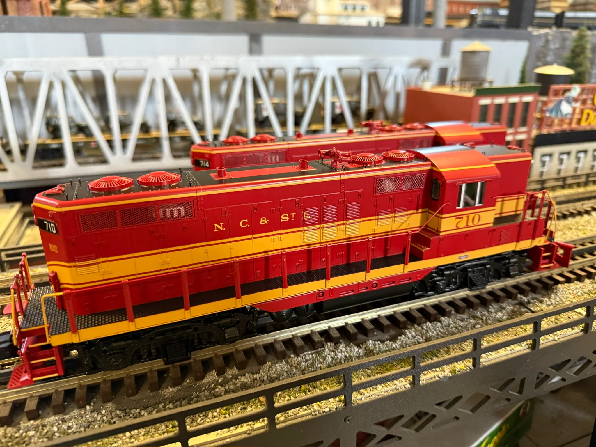 MTH 20-22027-1 - GP-7 Diesel Engine "Nashville, Chattanooga & St. Louis" #710 w/ PS3 - Custom Run for MrMuffin'sTrains - Image 4