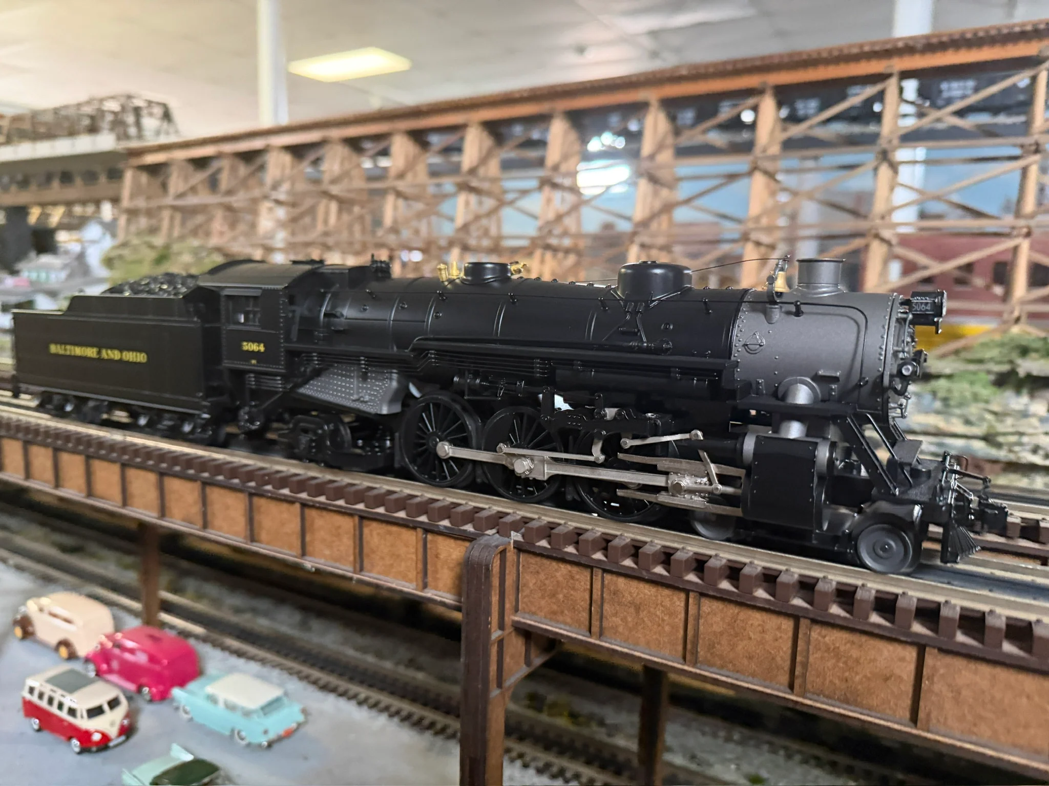 MTH 20-3984-1 - 4-6-2 USRA Heavy Pacific Steam Engine "Baltimore & Ohio" #5064 (Black) w/ PS3 - Custom Run for MrMuffin'sTrains - Image 2