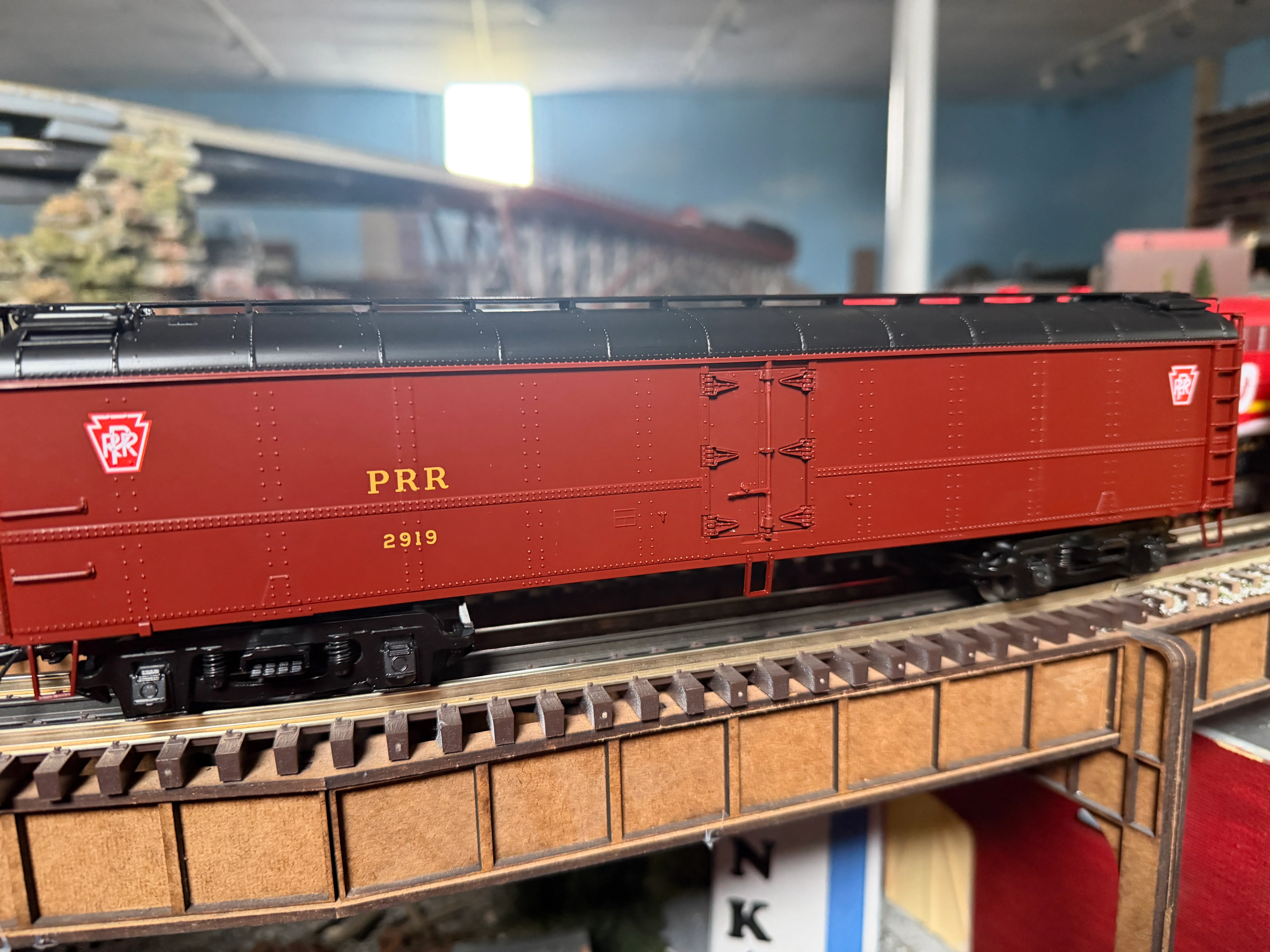 MTH 20-94770 - R50B Express Reefer Car "Pennsylvania" #2919 w/ Herald (Tuscan) - Custom Run for MrMuffin'sTrains - Image 3