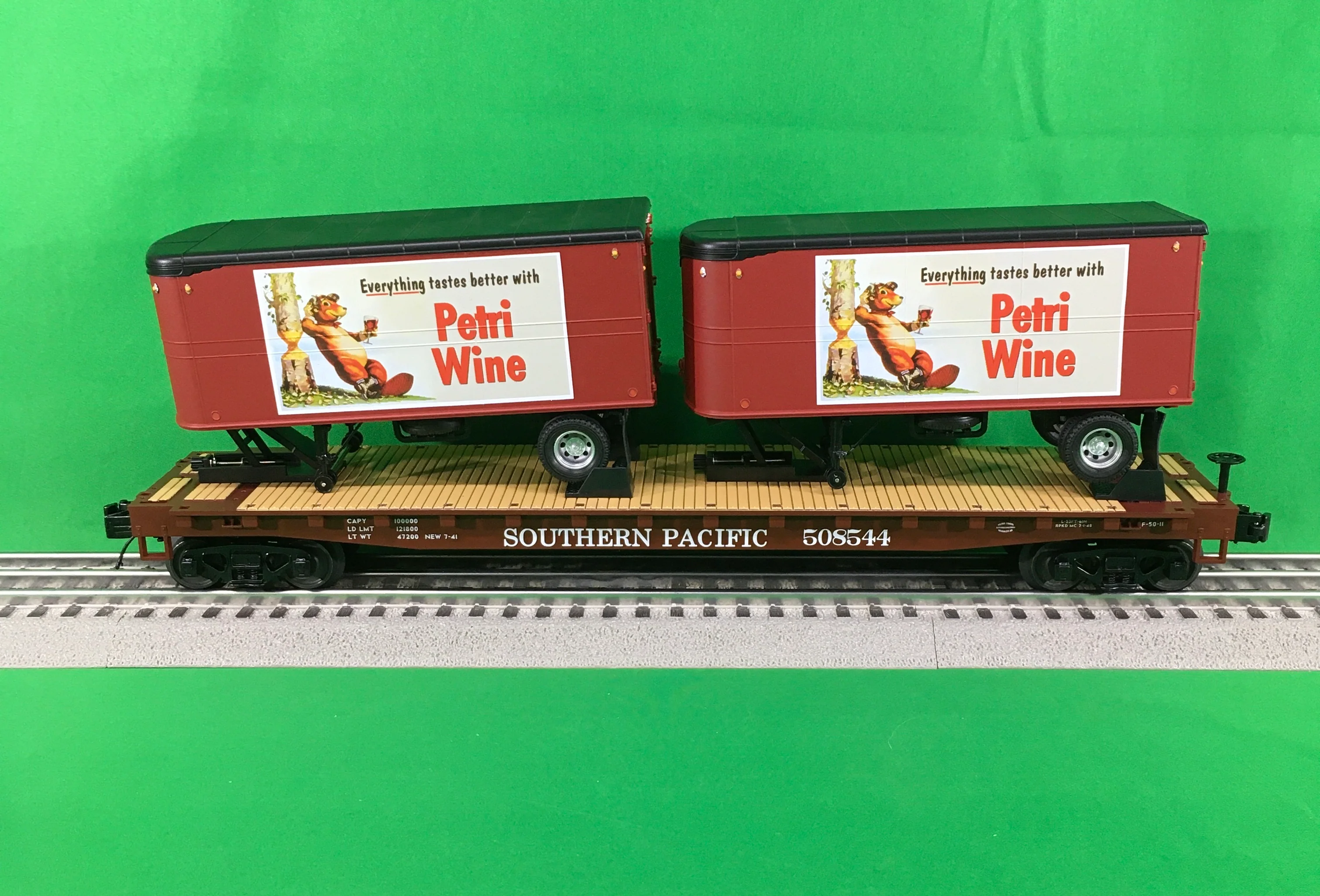 MTH 20-95557 - Flat Car "Southern Pacific" w/ (2) PUP Trailers (Petri Wine) - Image 2