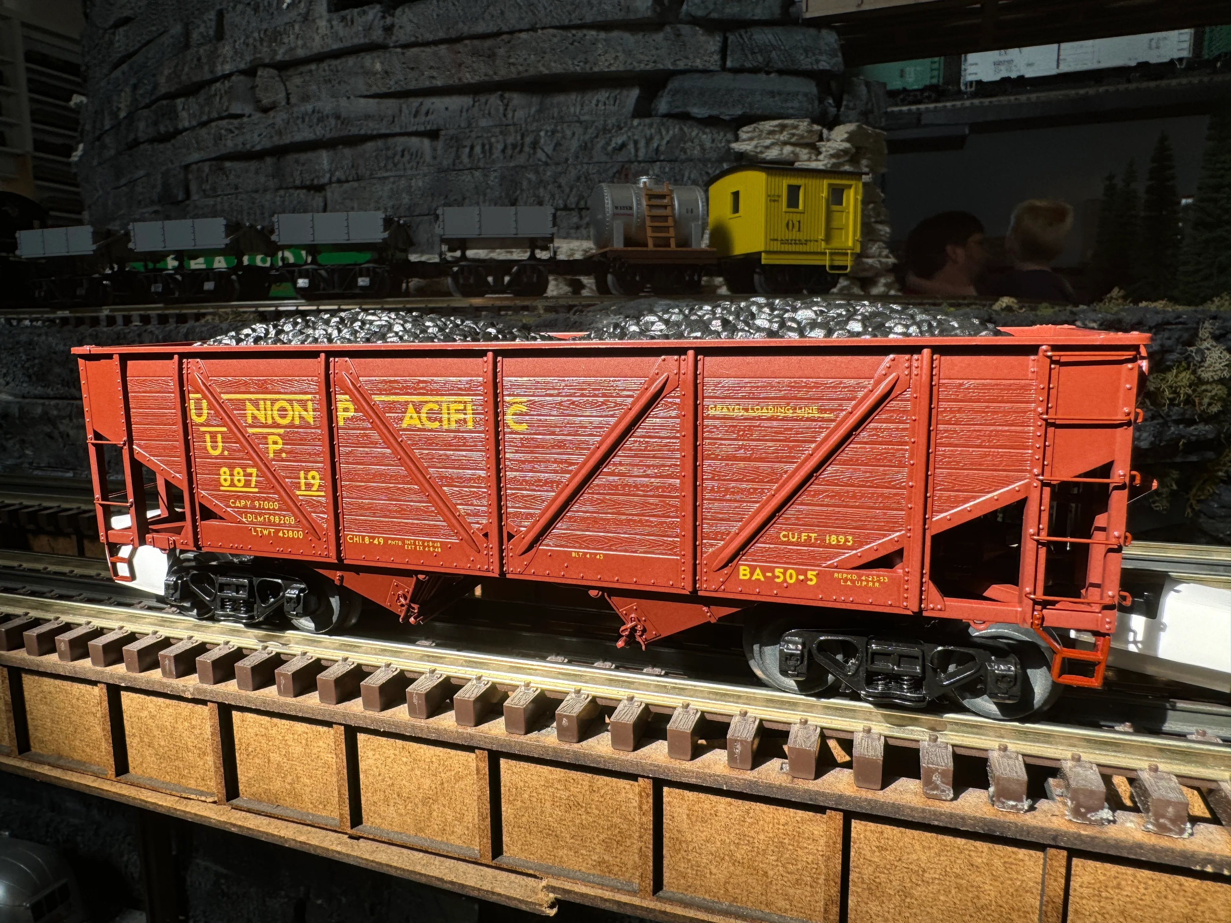 MTH 20-95662 - 34' Composite Hopper Car "Union Pacific" - Image 2
