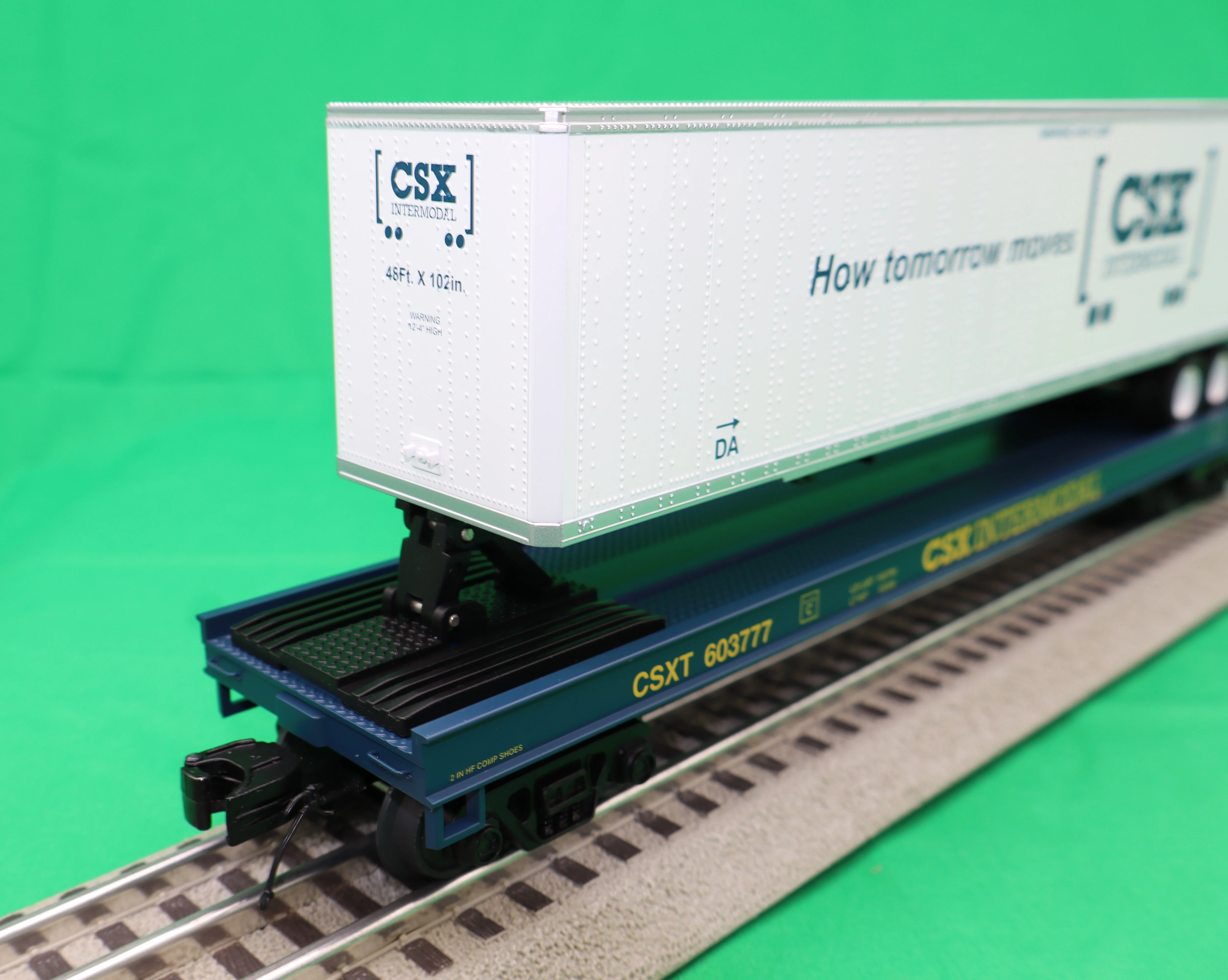 MTH 20-95703 - Flat Car "CSX" w/ 48' Trailer - Image 2