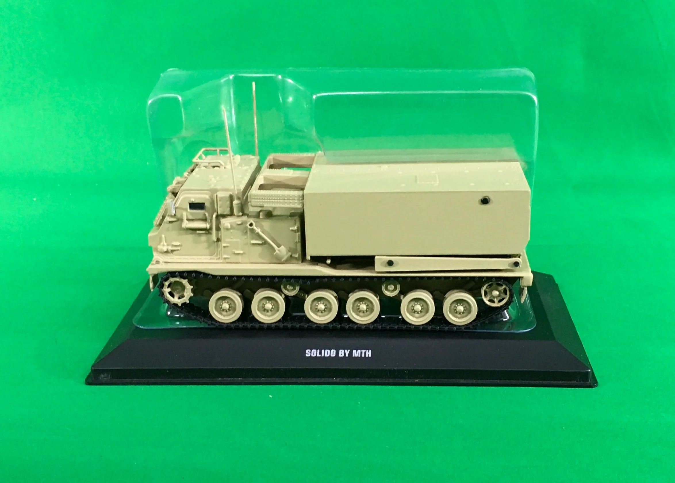 MTH 23-10008 - U.S. Army M270 Rocket Launcher 1/48 Scale (Desert) - Image 6