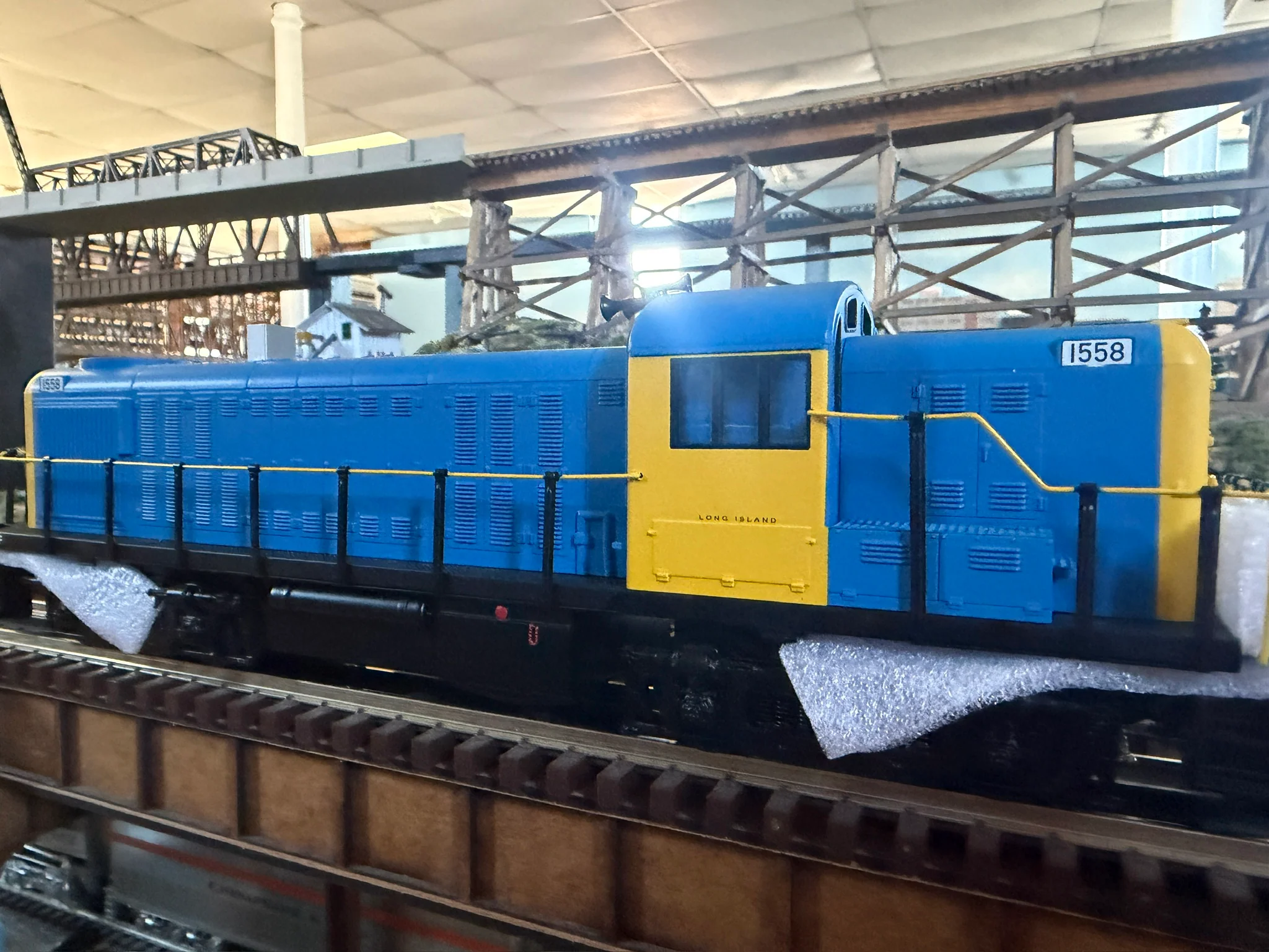 MTH 30-21191-1 - RS-3 Diesel Engine "Long Island" #1558 w/ PS3 - Image 4