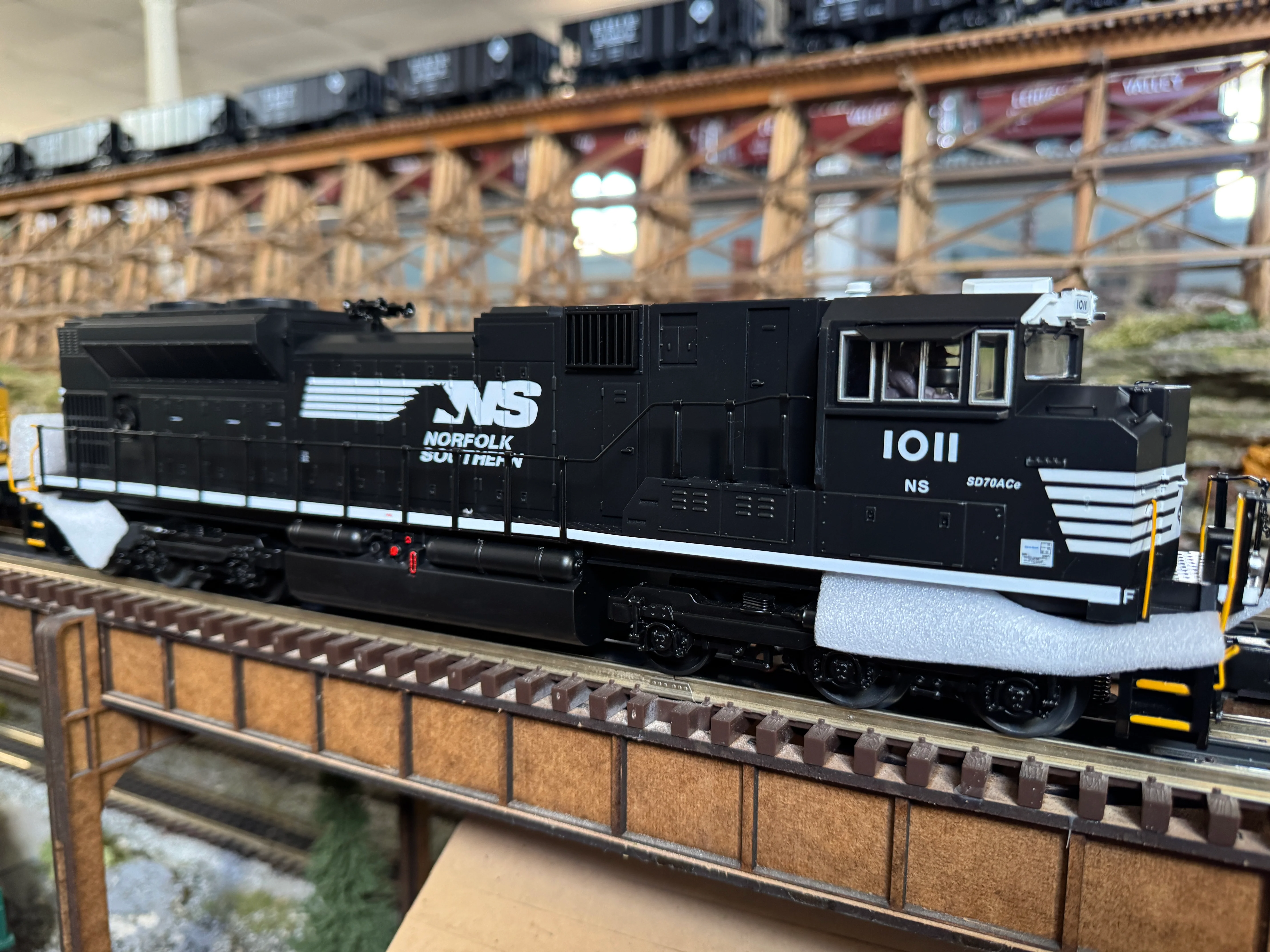 MTH 30-21228-1 - SD70ACe Imperial Diesel Engine "Norfolk Southern" #1011 w/ PS3 - Image 2
