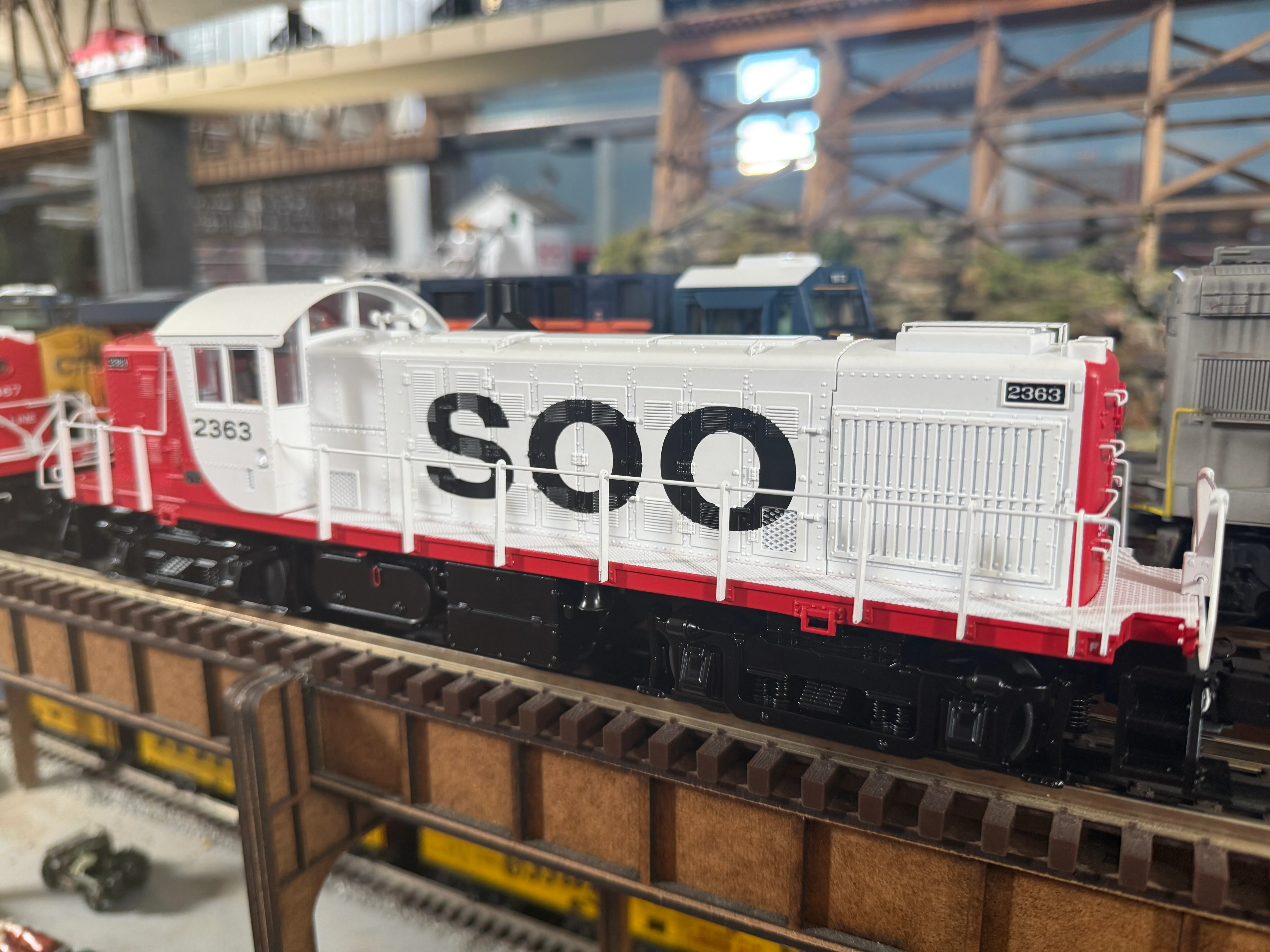 MTH 30-21295-1 - Alco RS-1 Diesel Engine "SOO Line" #2363 w/ PS3 - Custom Run for MrMuffin's Trains - Image 2
