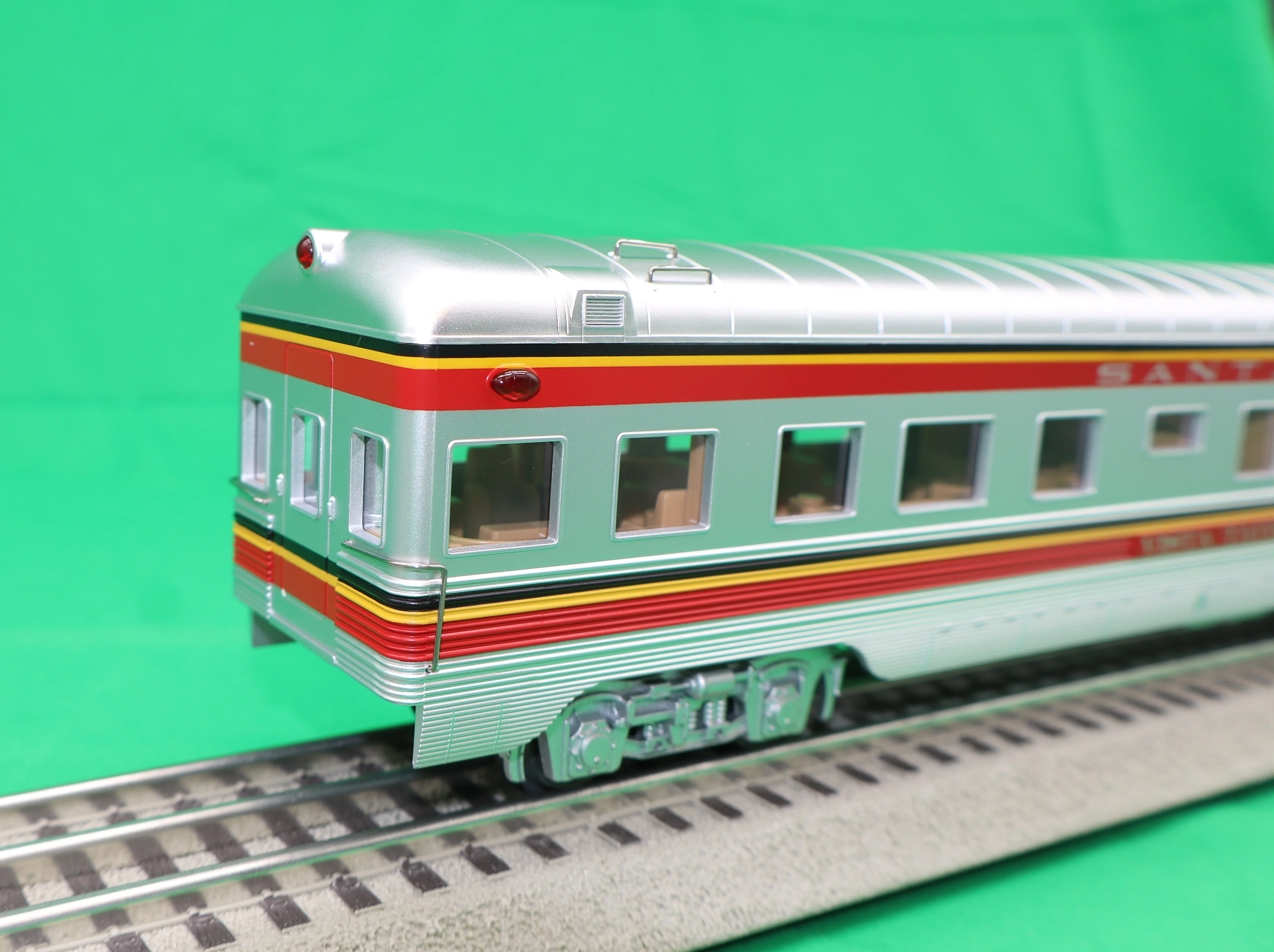 MTH 30-68240 - 60’ Streamlined Passenger Set "Santa Fe" War Bonnet (4-Car) - Image 5