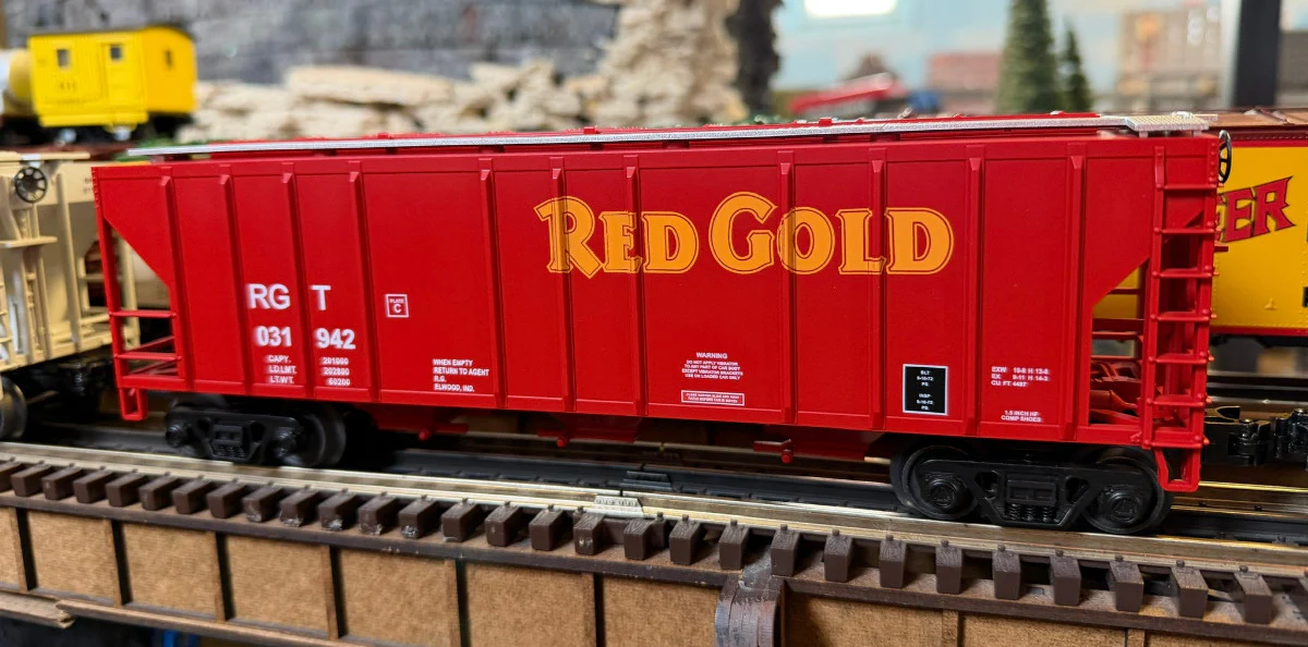 MTH 30-70163 - Ps-2 Discharge Hopper Set "Red Gold" (3-Car) - Custom Run for MrMuffin'sTrains