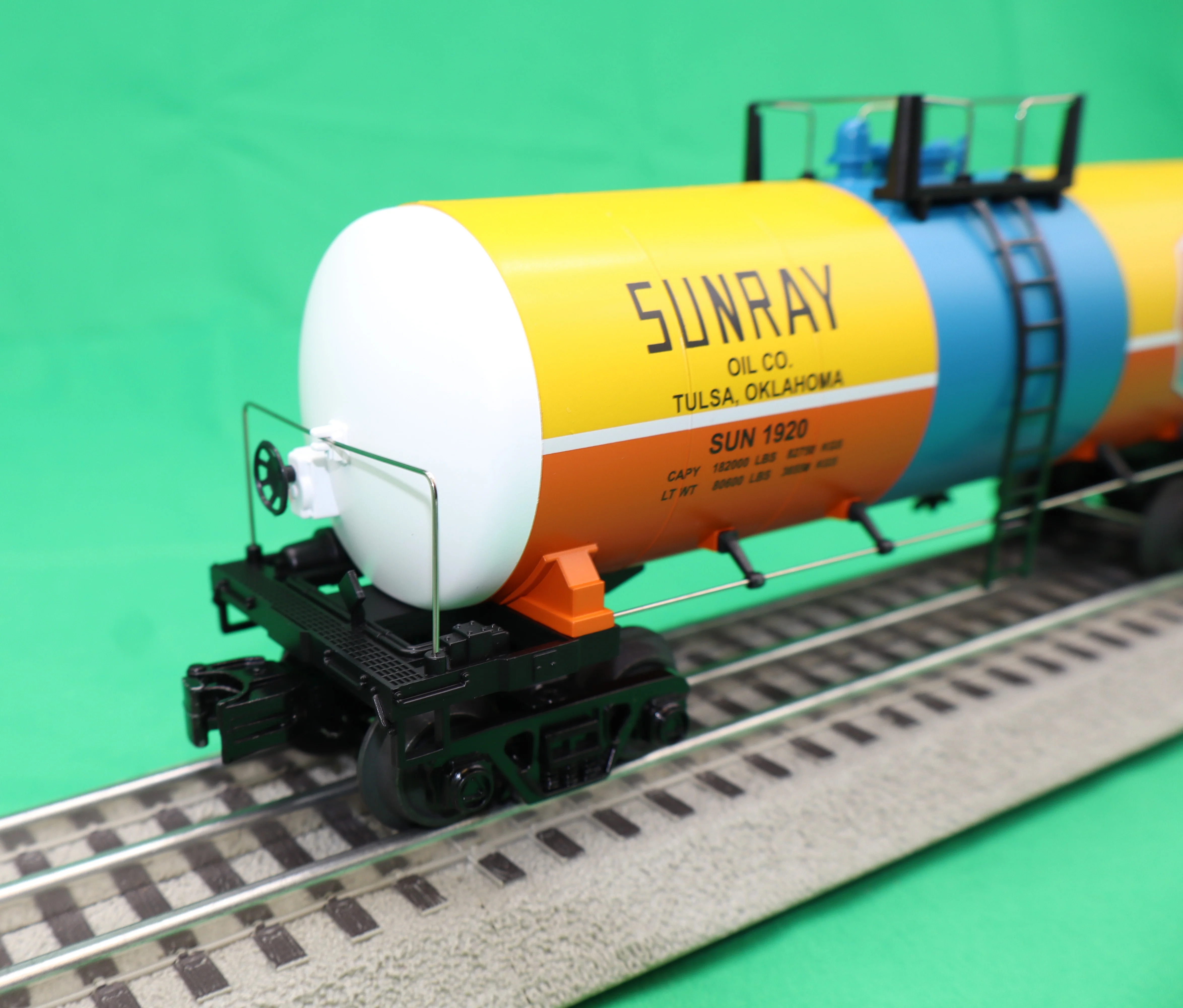 MTH 30-73635 - Modern Tank Car "Sunray" #1920 - Image 2
