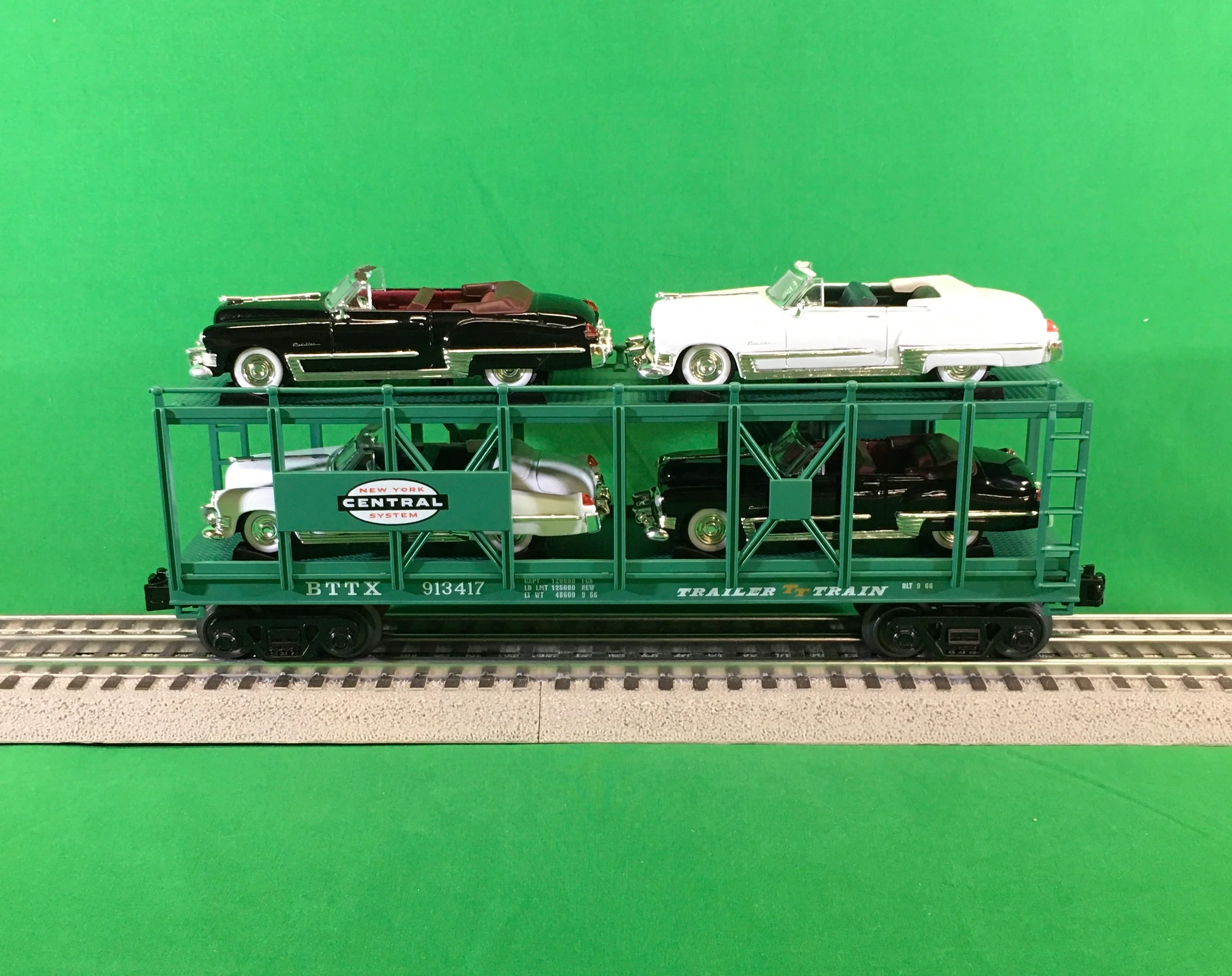 MTH 30-76878 - Auto Carrier Flat Car "New York Central" w/ (4) ‘49 Cadillac Coupe De Villes #913417 - Image 3