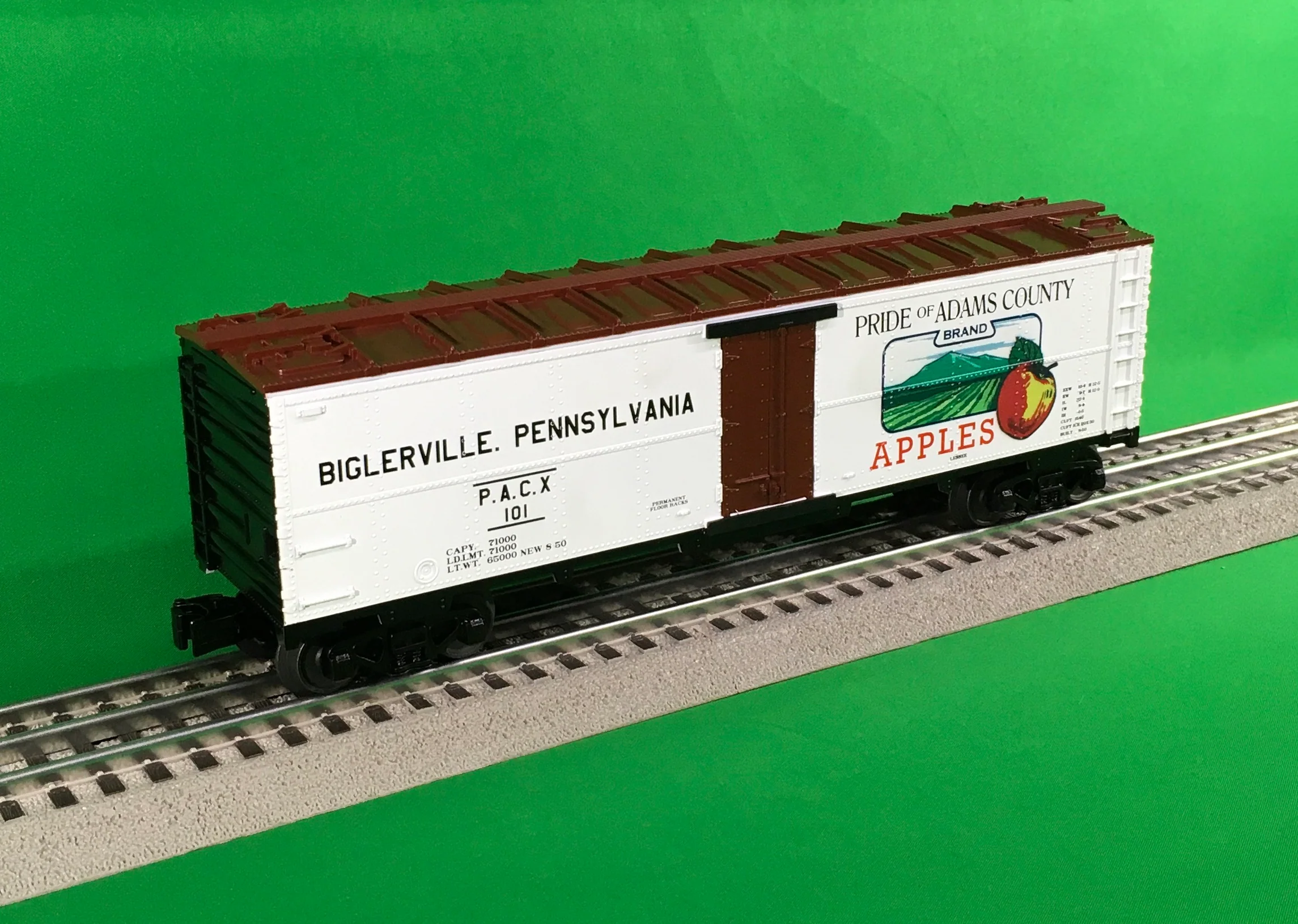 MTH 30-78228 - Modern Reefer Car "Biglerville. Pennsylvania" #101 (Adams County Apples) - Image 2