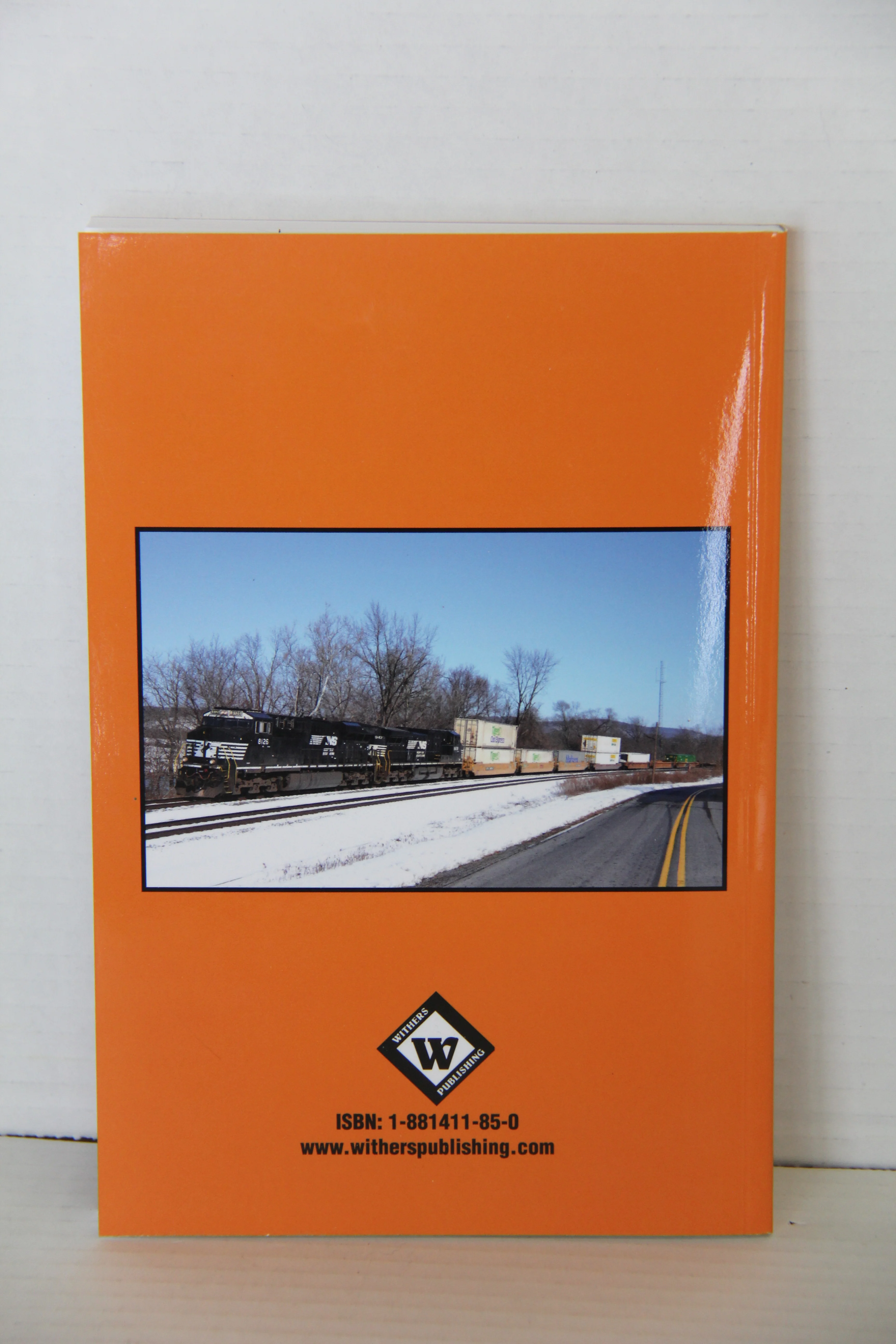 Norfolk Southern Locomotive Directory 2019-2020 Paperback-Second hand-M7377 - Image 2