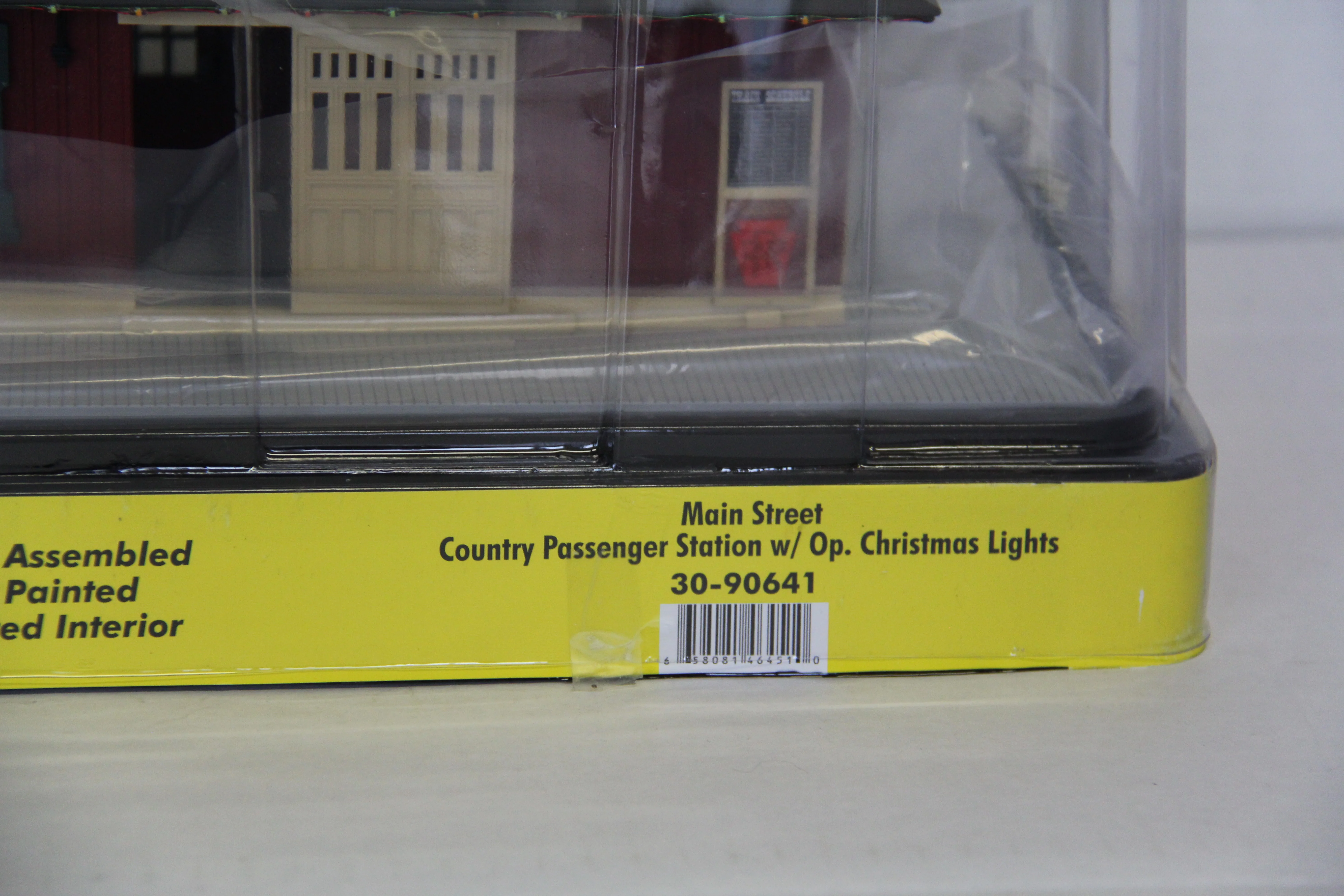 Rail King 30-90641 Main Street Country Passenger Station w/ Christmas Lights-Second hand-M7510 - Image 7