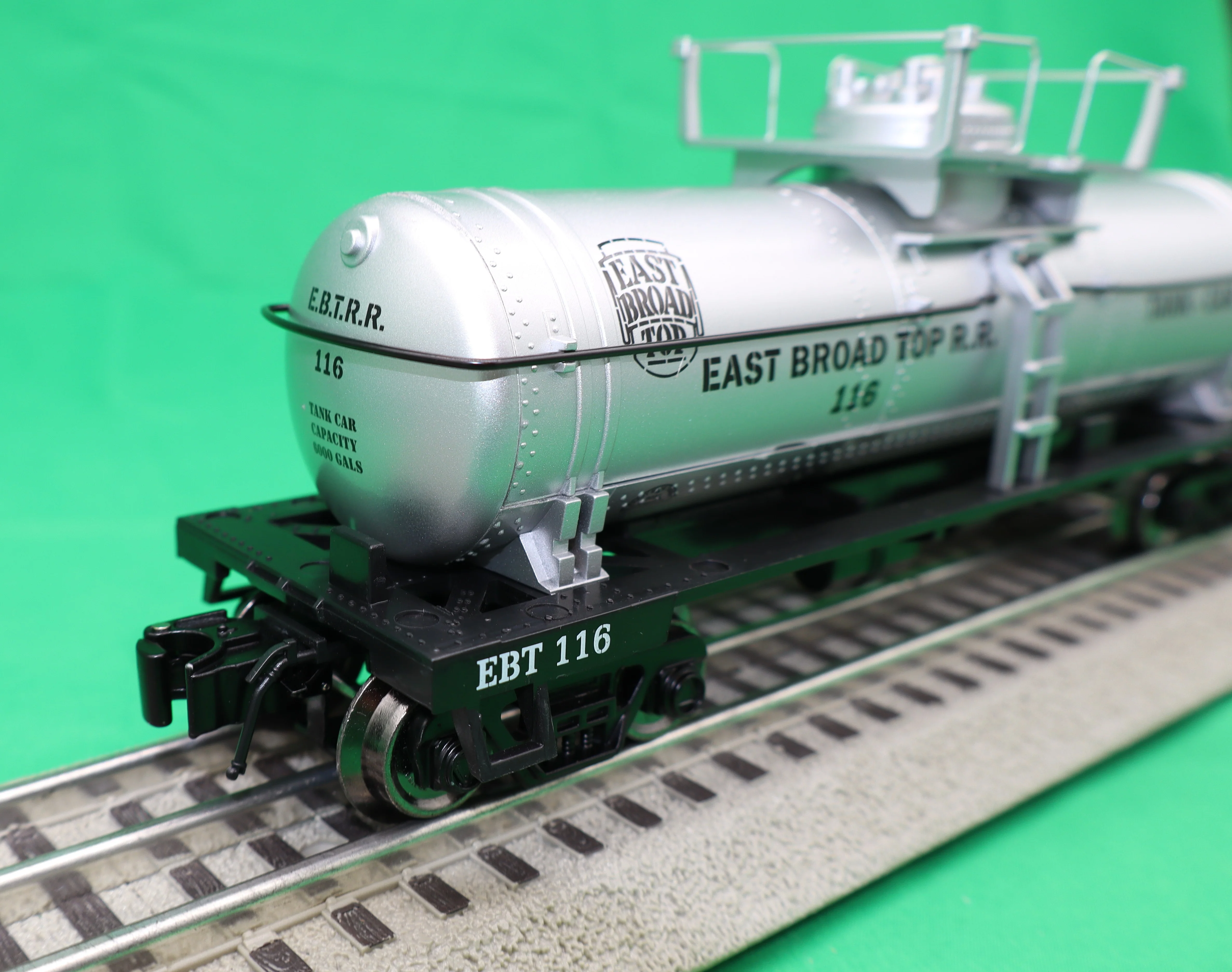 Ready Made Trains RMT-96899-12 - 8000 Gallon Single Dome Tank "East Board Top" #116 - Image 2