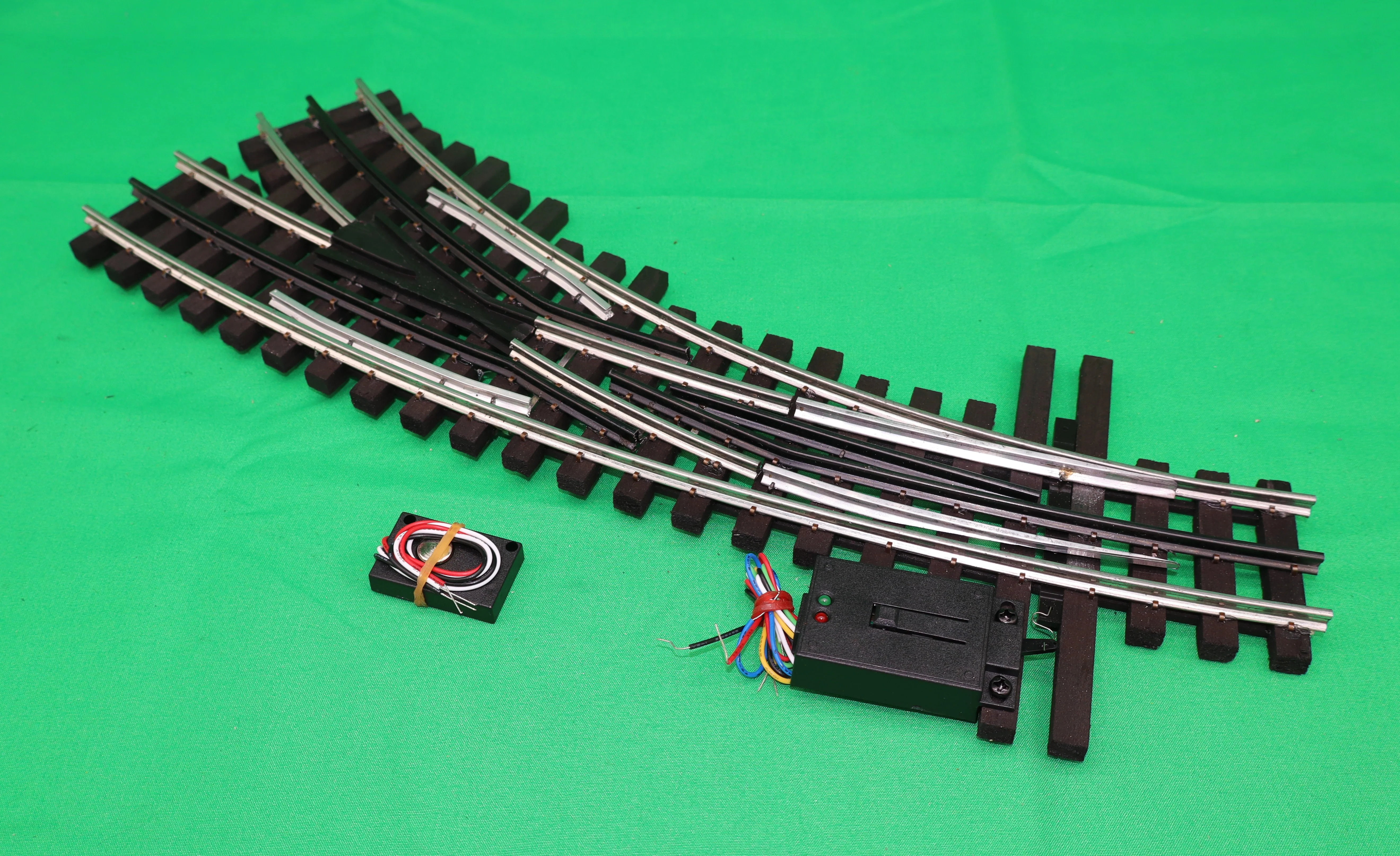 Ross Custom Switches #150M25 - Super Line - 054-031 Curved Switch Track (Right) w/ Dz2500