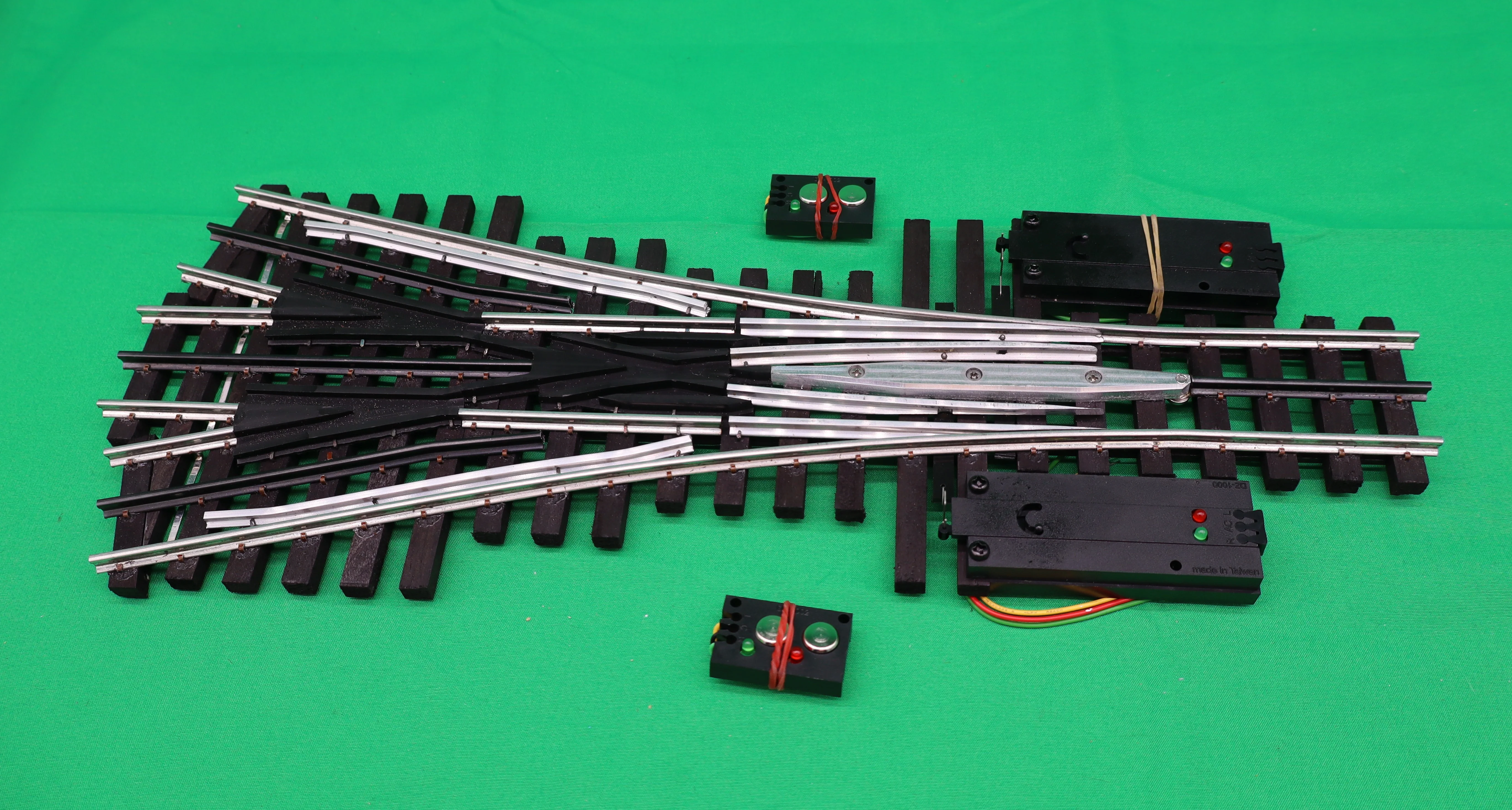 Ross Custom Switches #204M - Premiere Line - #4 Three Way Switch Track w/ Dz1000