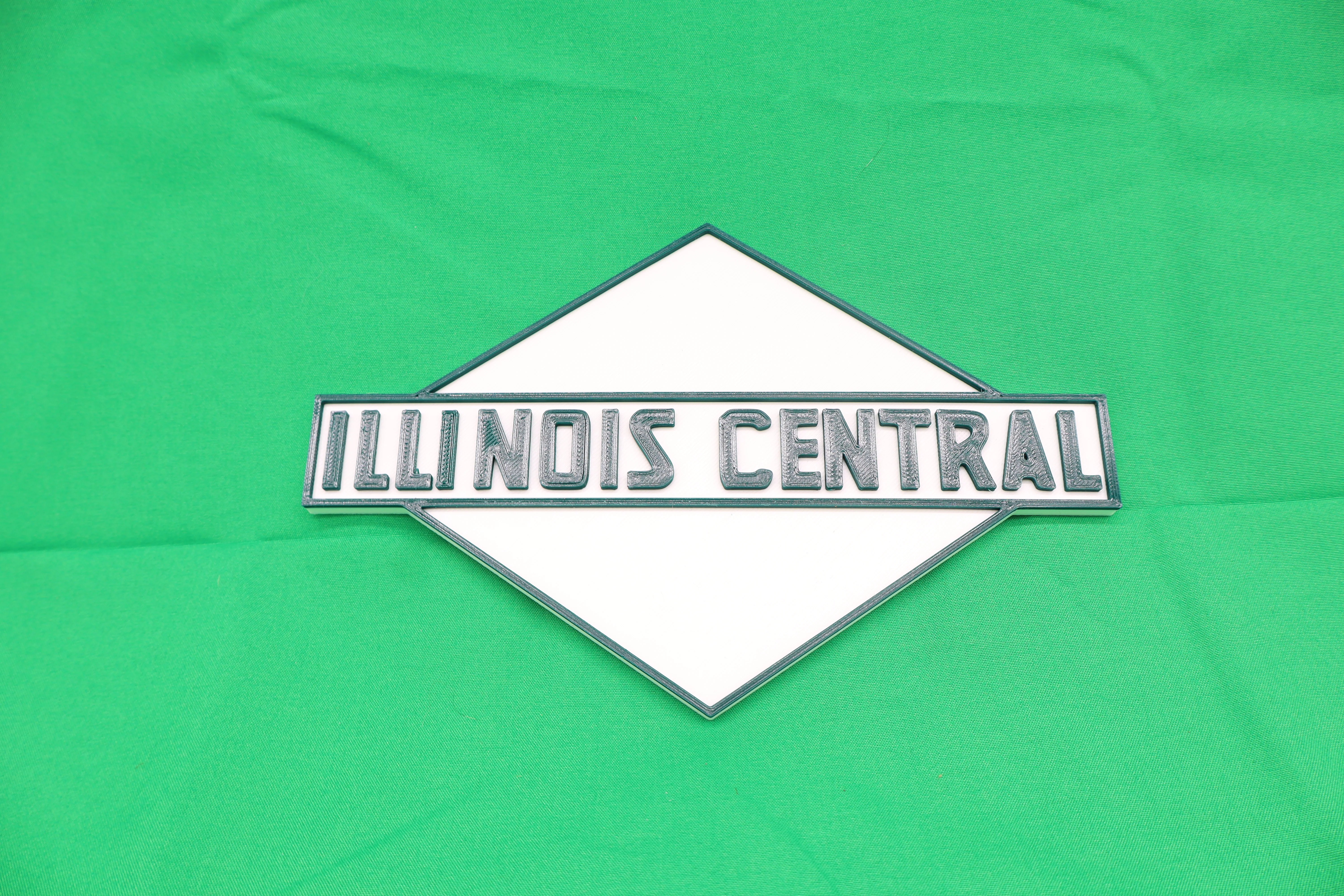 Trackside 3D #15 - 3D Printed Railroad Signs "Illinois Central" (White)