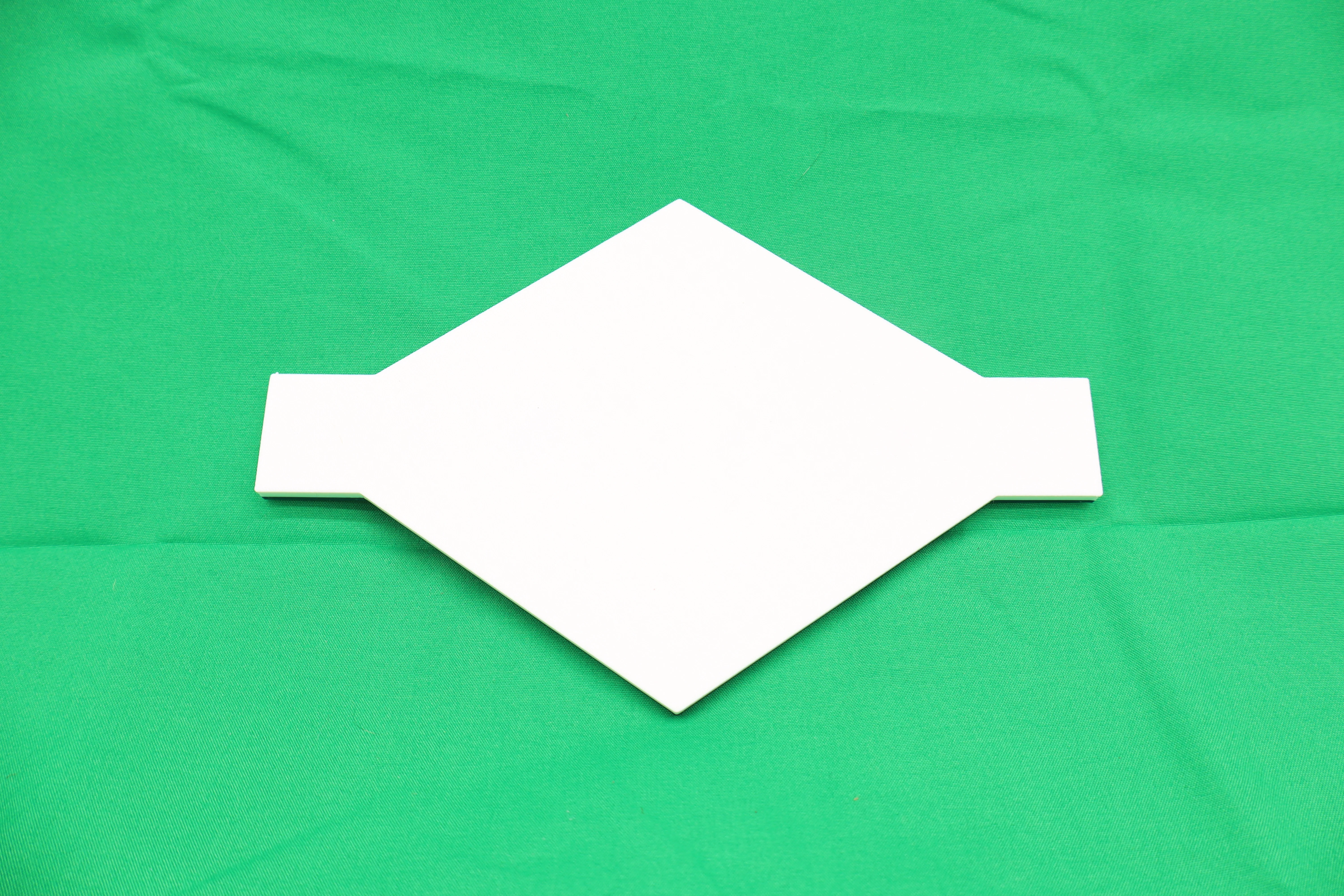 Trackside 3D #15 - 3D Printed Railroad Signs "Illinois Central" (White) - Image 3