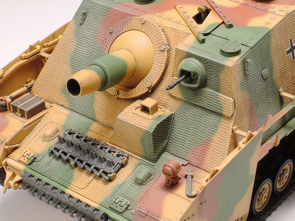 Tamiya 35353 - German Assault Tank IV - Brummbar Late Production - 1/35 Scale Model Kit - Image 10