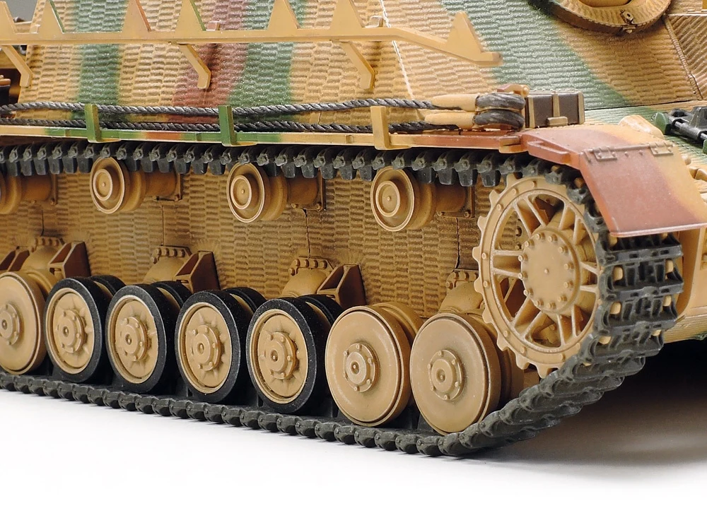 Tamiya 35353 - German Assault Tank IV - Brummbar Late Production - 1/35 Scale Model Kit - Image 7