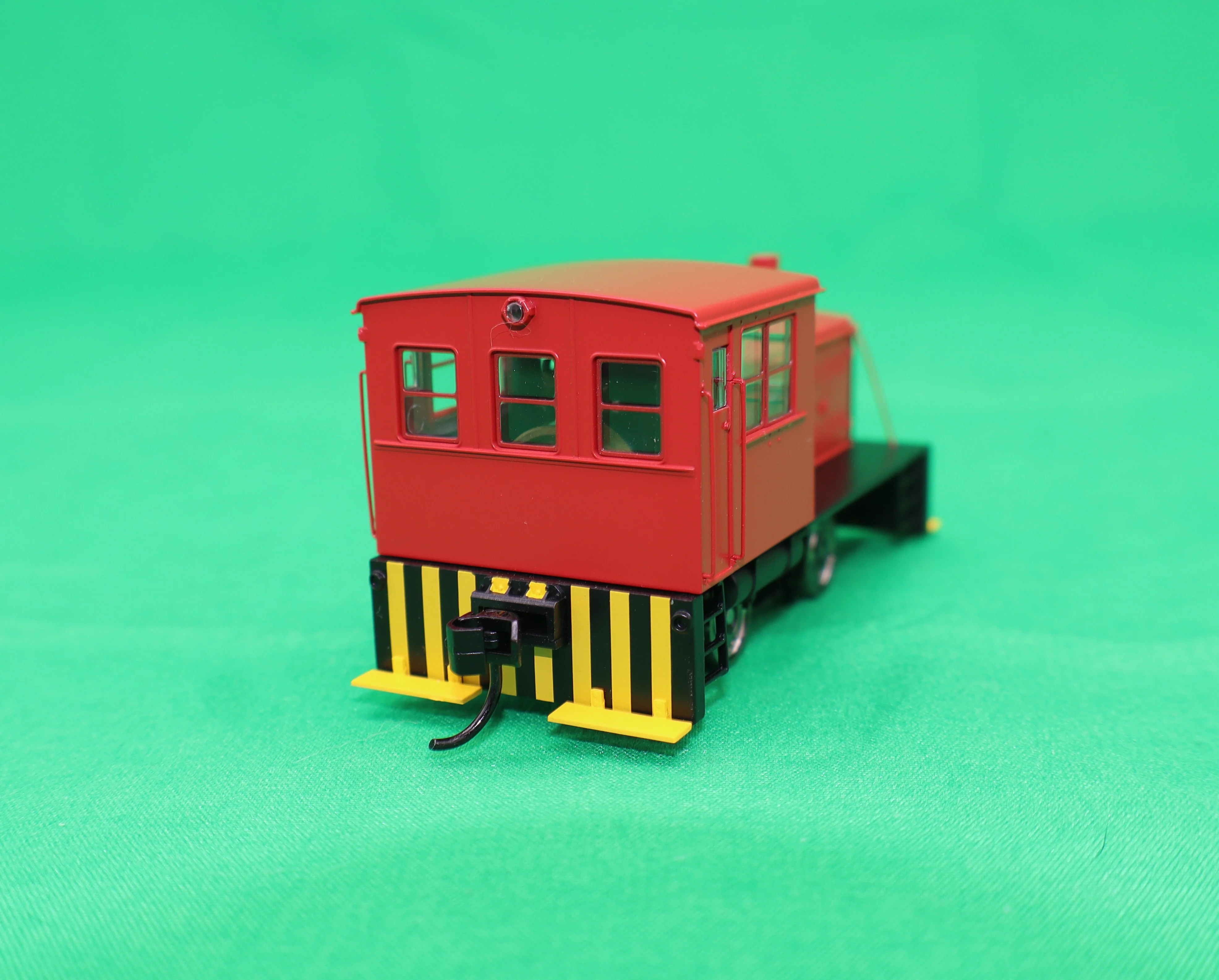 Walthers HO 910-20017 - Mainline - Plymouth ML-8 Industrial Switcher Diesel Locomotive (DCC Only) - Image 3