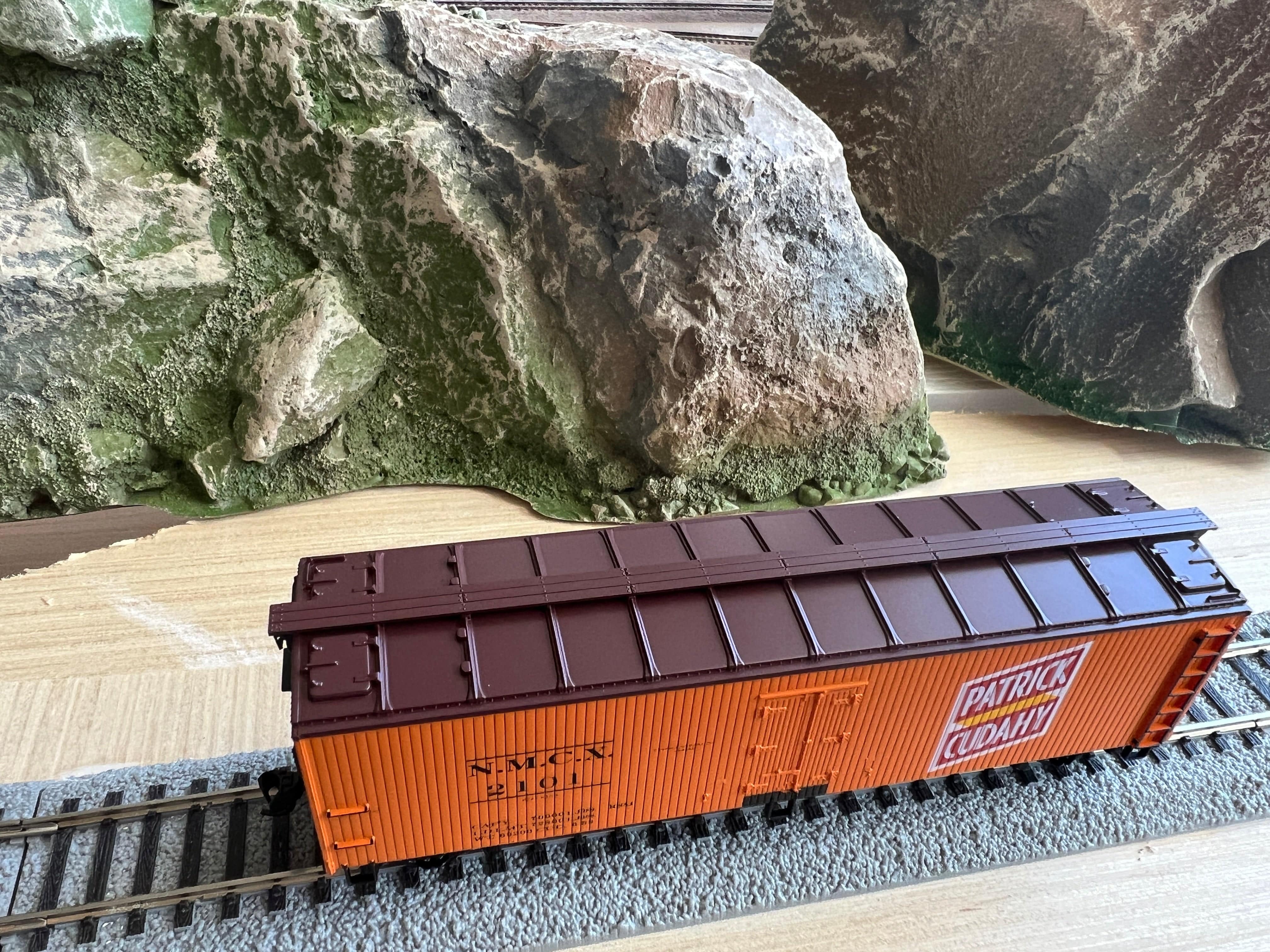 Walthers HO 910-41319 - Mainline - 40' Wood Reefer w/ Steel Ends "NMCX" #2189 (Patrick Cudahy) - Image 2