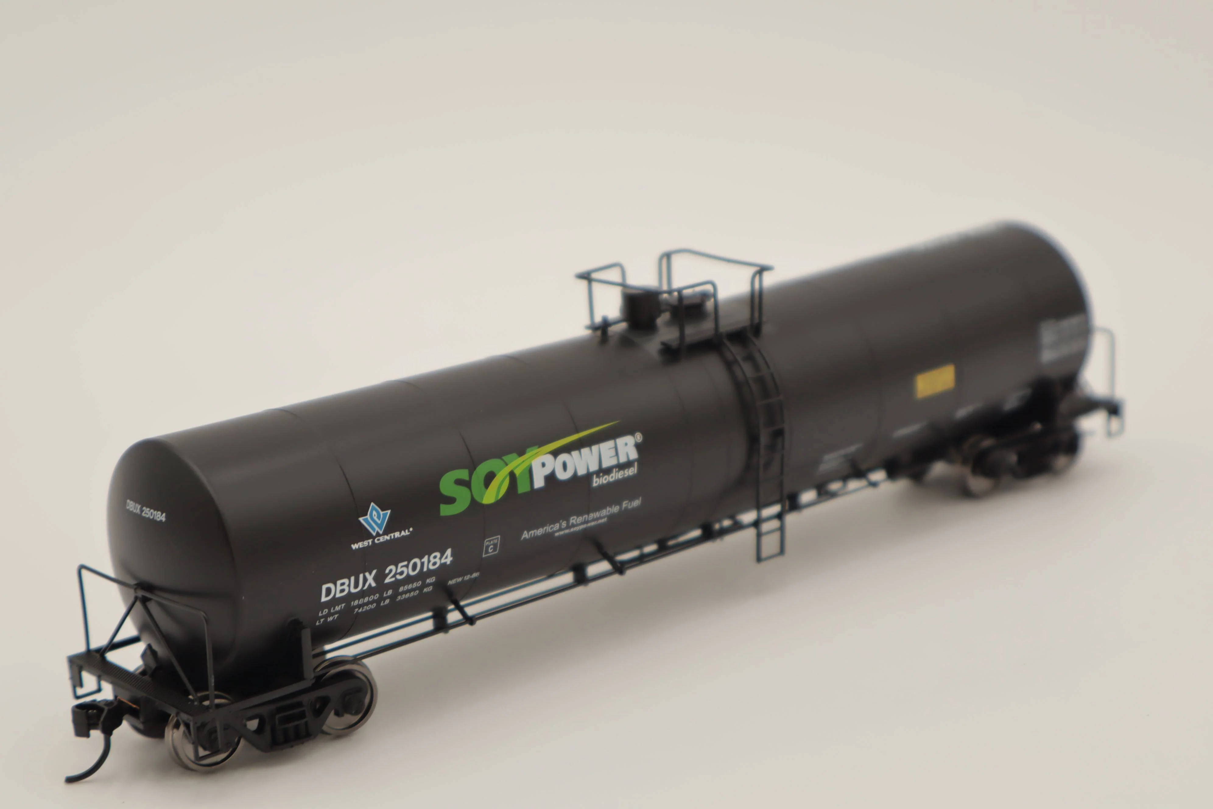 Walthers HO 910-48238 - Mainline - Trinity 25,000-Gallon Tank Car "DBUX" #250184 (Soy Power) - Image 2