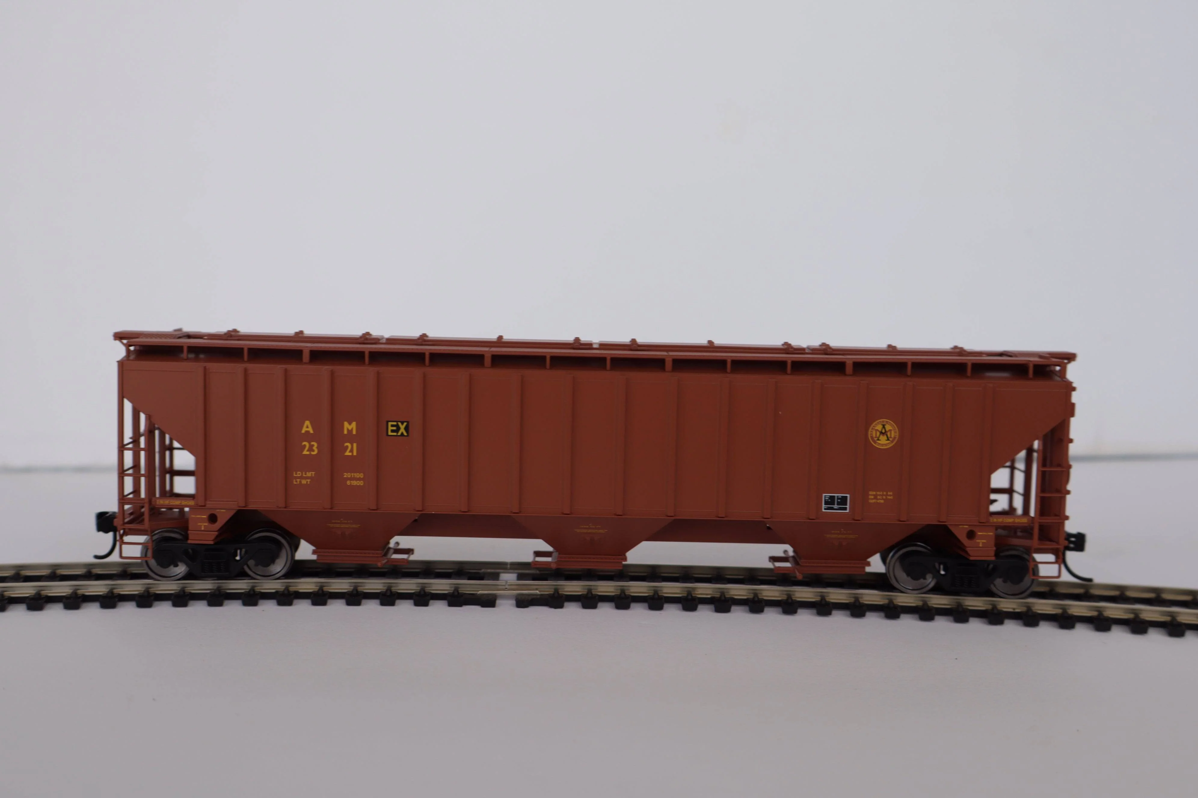 Walthers HO 910-49063 - Mainline - 57' Trinity 4750 3-Bay Covered Hopper "Allied Enterprises" #2336 - Image 3