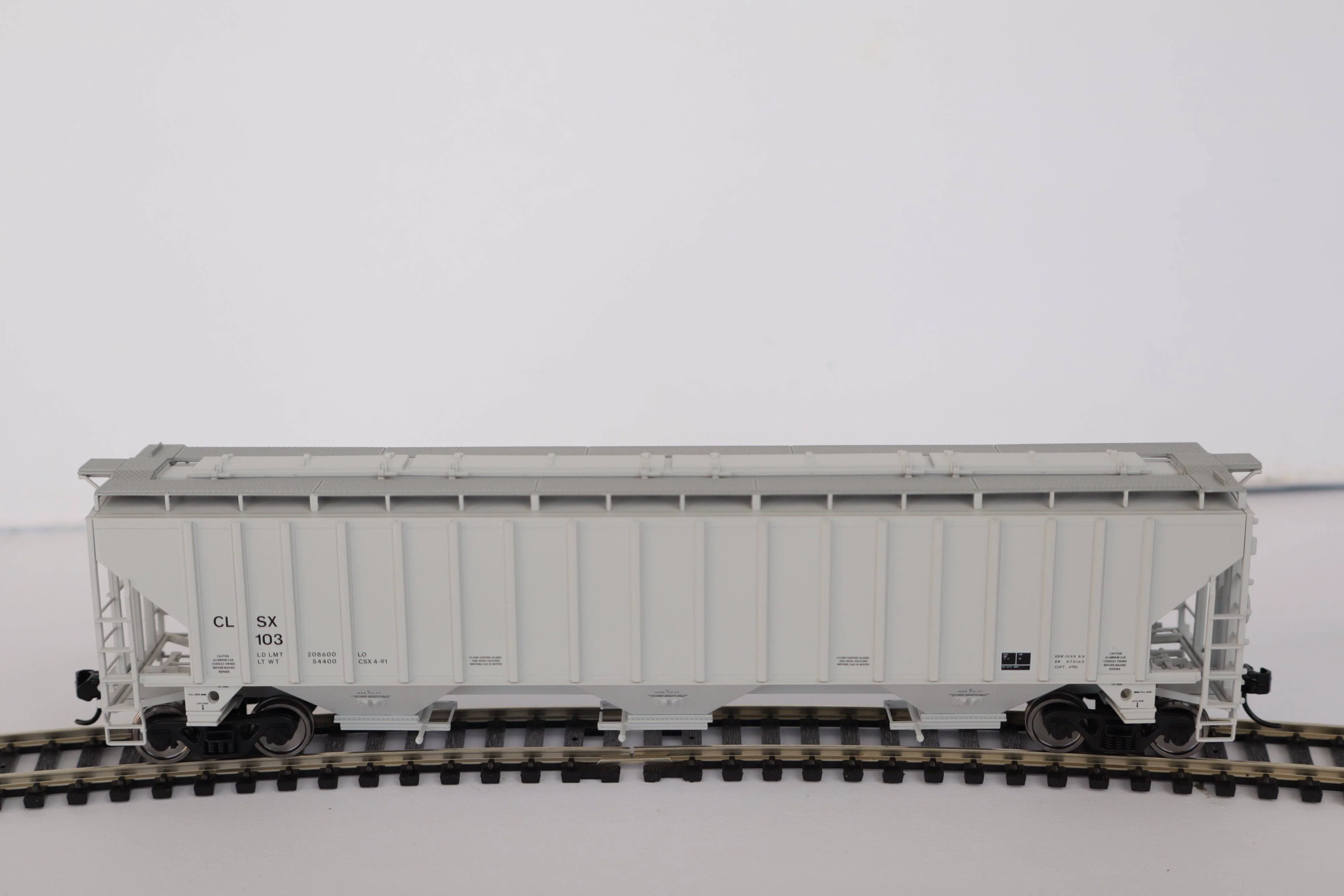 Walthers HO 910-49071 - Mainline - 57' Trinity 4750 3-Bay Covered Hopper "Cargill" #127 (Salt Division) - Image 2