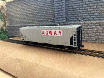 Walthers HO 910-49418 - Mainline - 50' Pullman-Standard PS-2CD 4427 3-Bay Covered Hopper "Agway TLDX" #2963 - Image 3