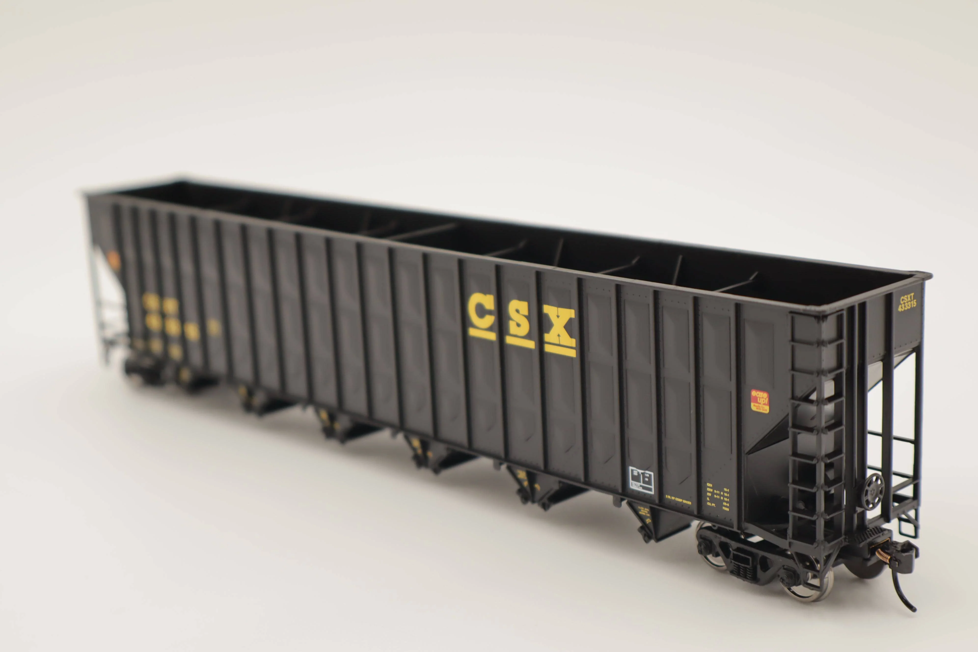 Walthers HO 910-56342 - Mainline - 73' Greenville 7,000 Cubic Foot Wood Chip Hopper "CSX" #433332 - Image 3