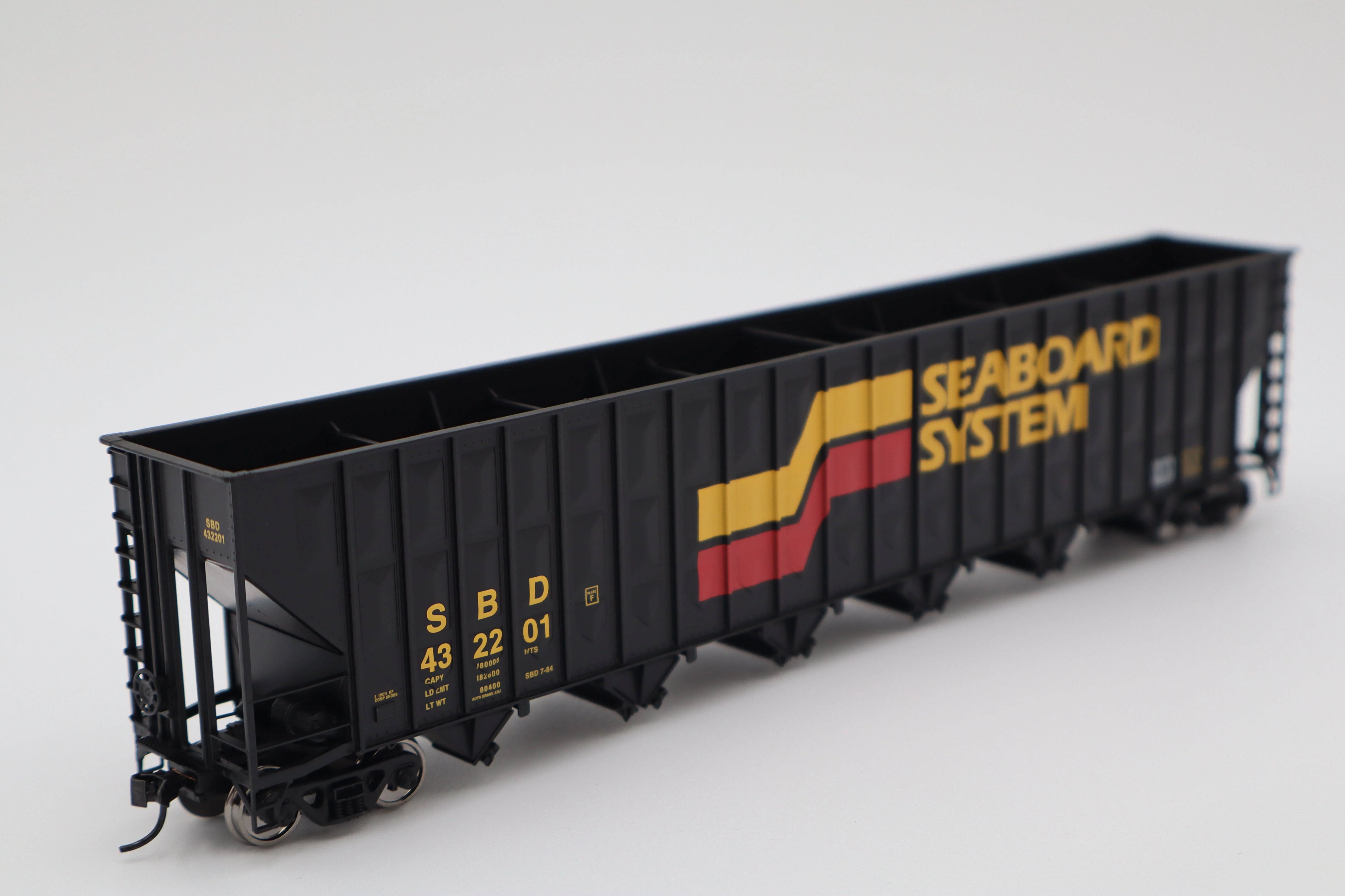 Walthers HO 910-56364 - Mainline - 73' Greenville 7,000 Cubic Foot Wood Chip Hopper "Seaboard System" #432237 - Image 2