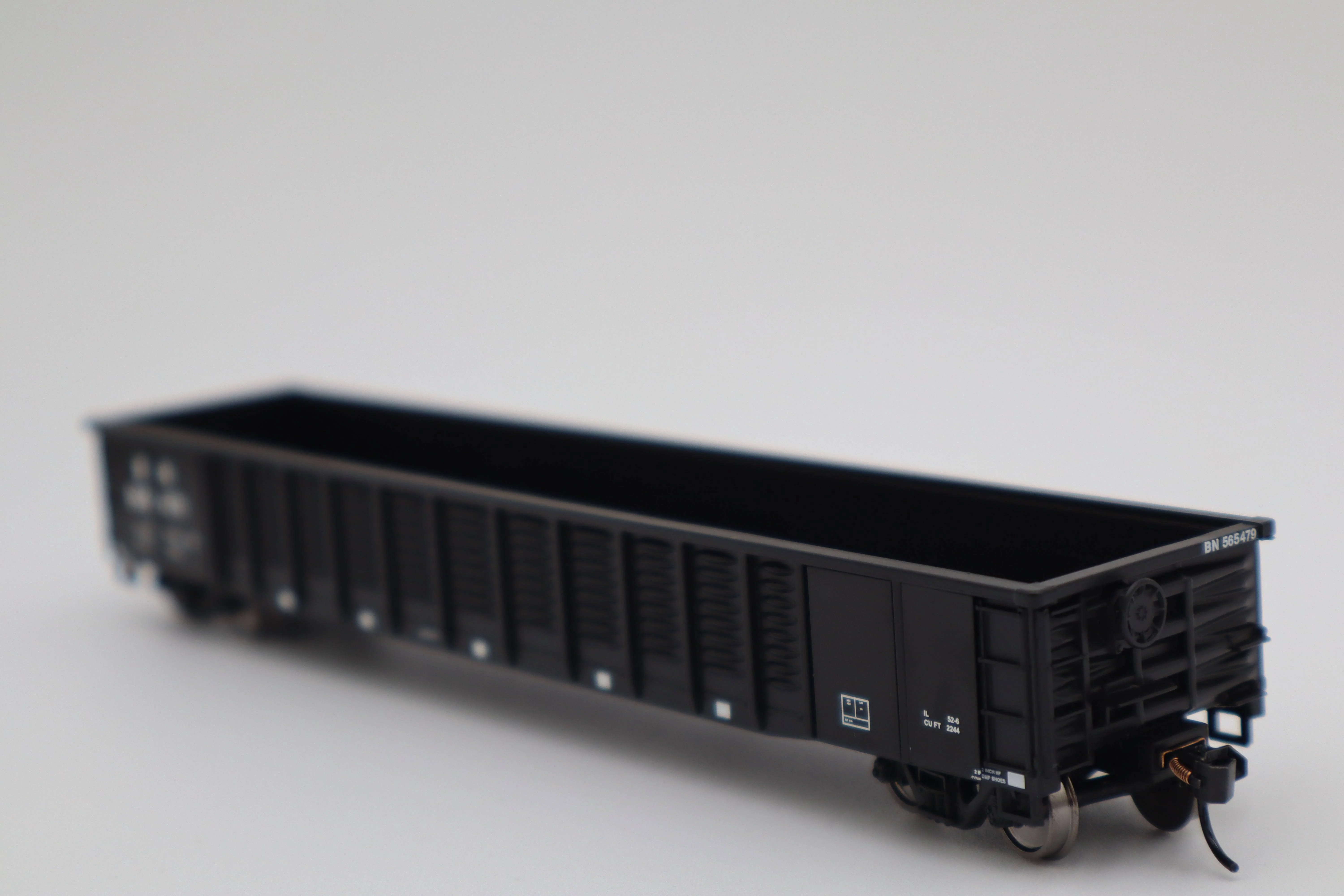 Walthers HO 910-6076 - Mainline - 53' Corrugated-Side Gondola "Burlington Northern" #565504 - Image 3