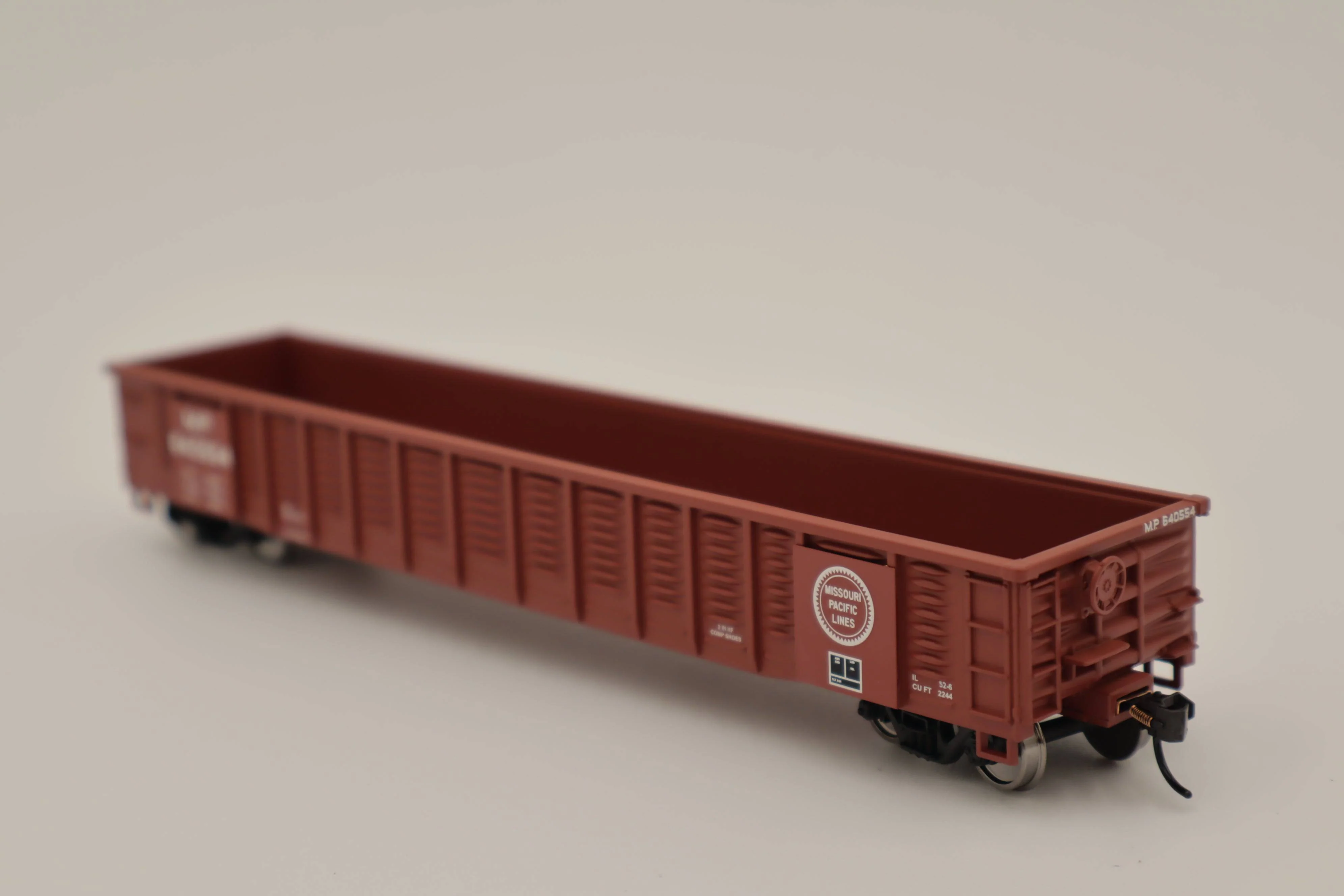 Walthers HO 910-6081 - Mainline - 53' Corrugated-Side Gondola "Missouri Pacific" #640554 - Image 3