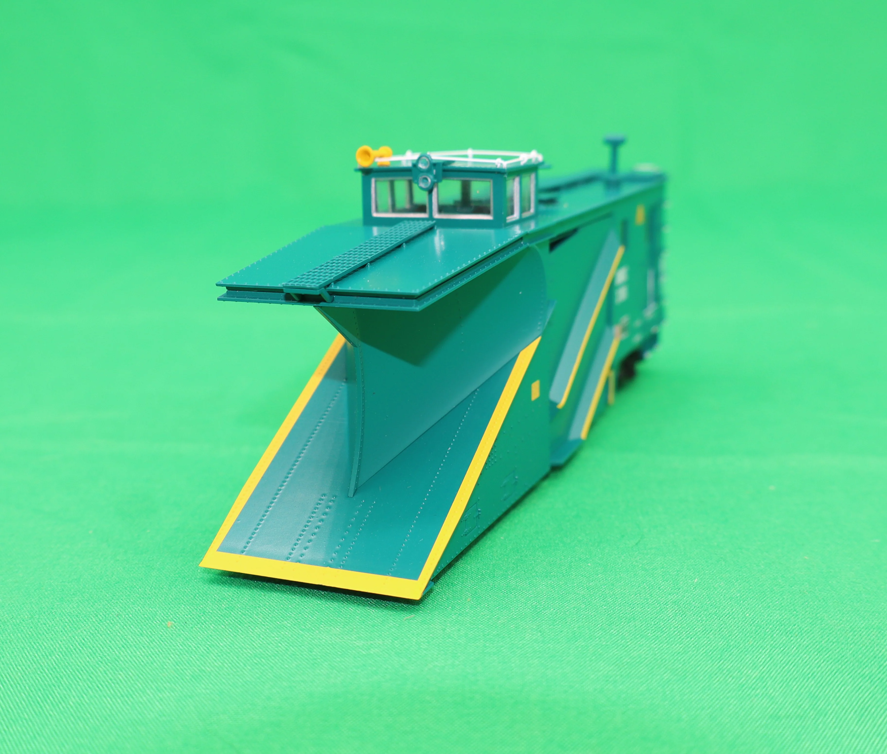 Walthers HO 920-110033 - Proto - Russell Snowplow “Green Mountain” #X106 - Image 2