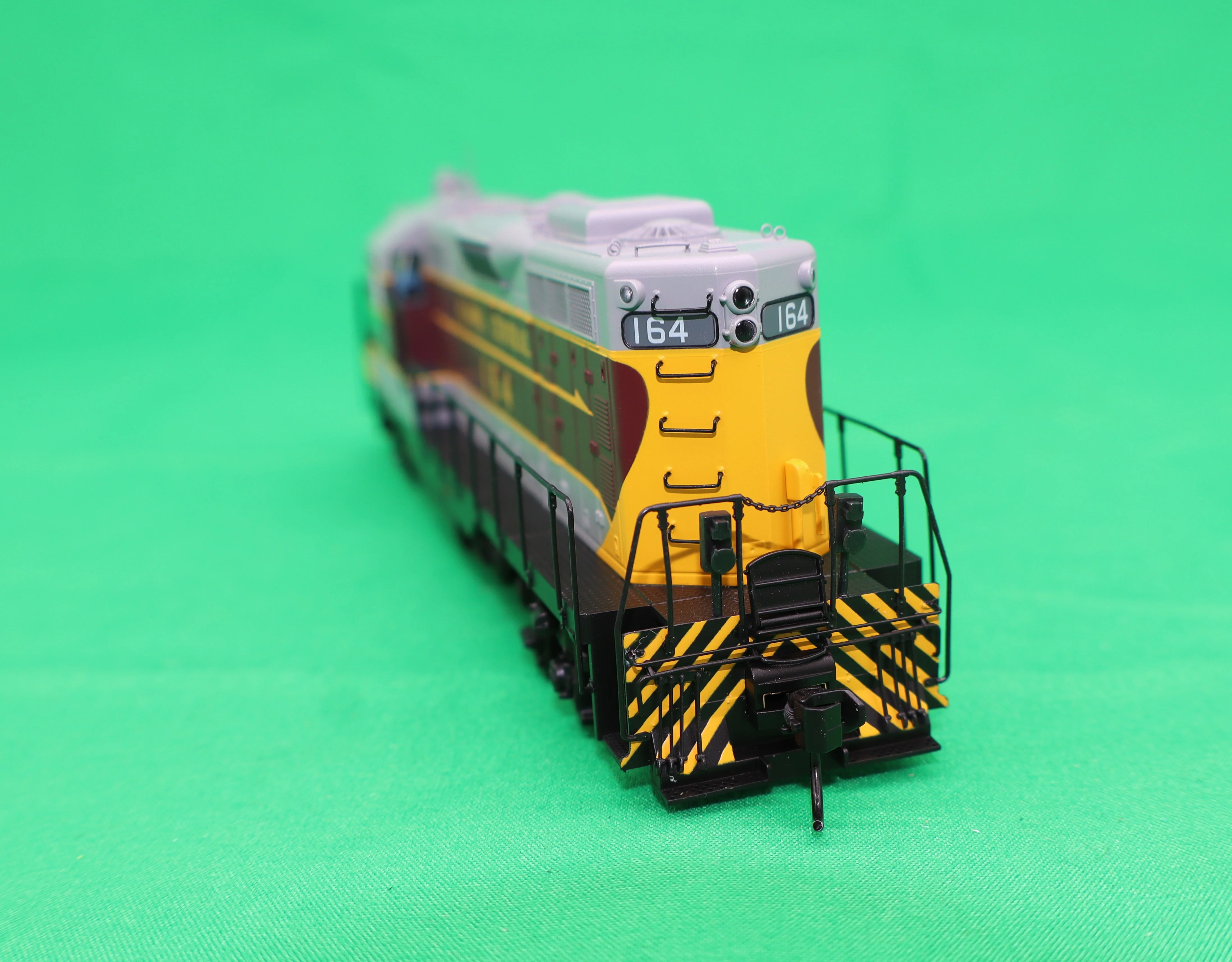 Walthers HO 920-42414 - Proto - EMD GP7 Diesel Locomotive "Algoma Central" #164 w/ DCC/Sound - Image 3